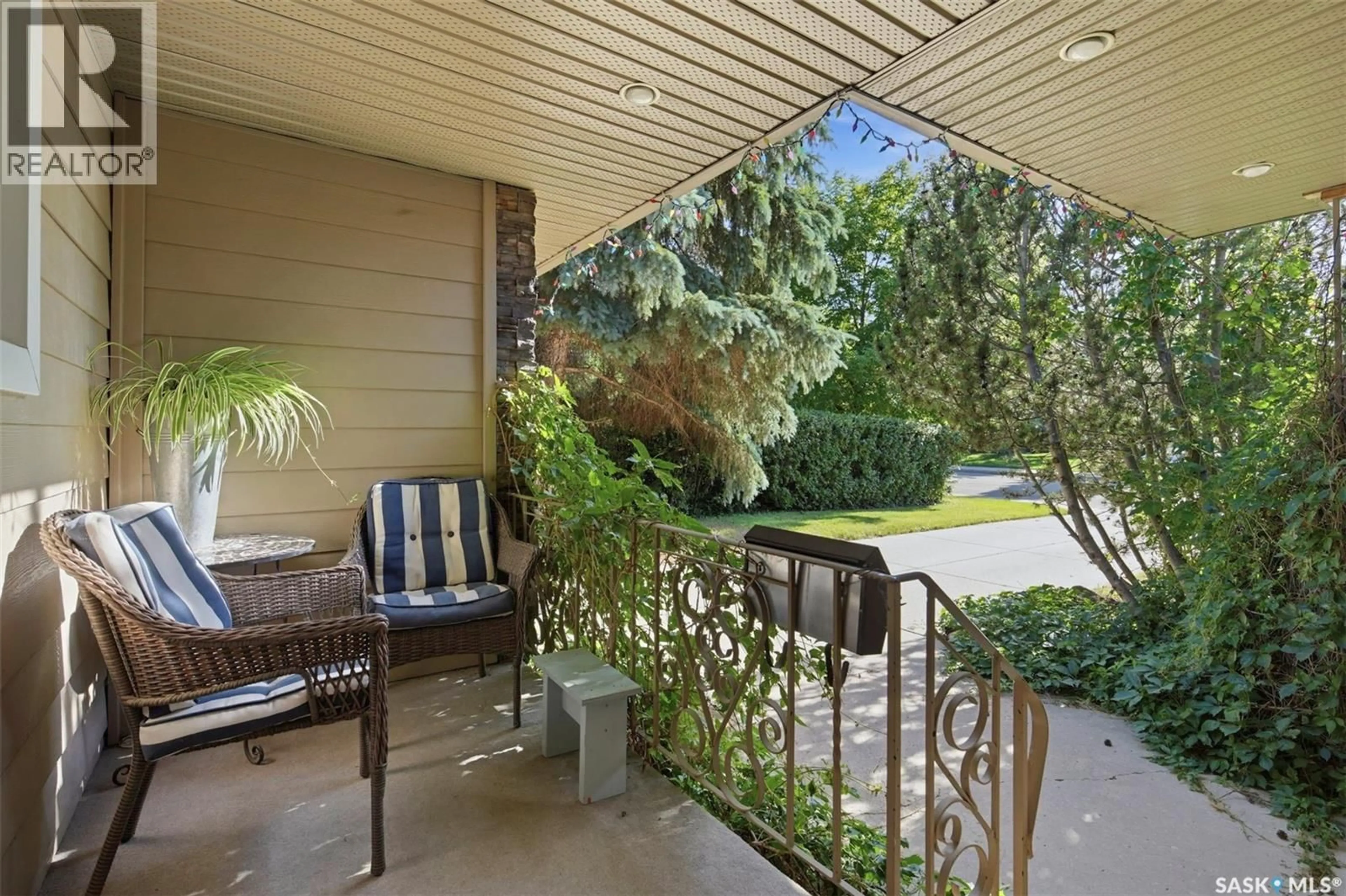Patio, unknown for 1921 SOMMERFELD AVENUE, Saskatoon Saskatchewan S7J2E2