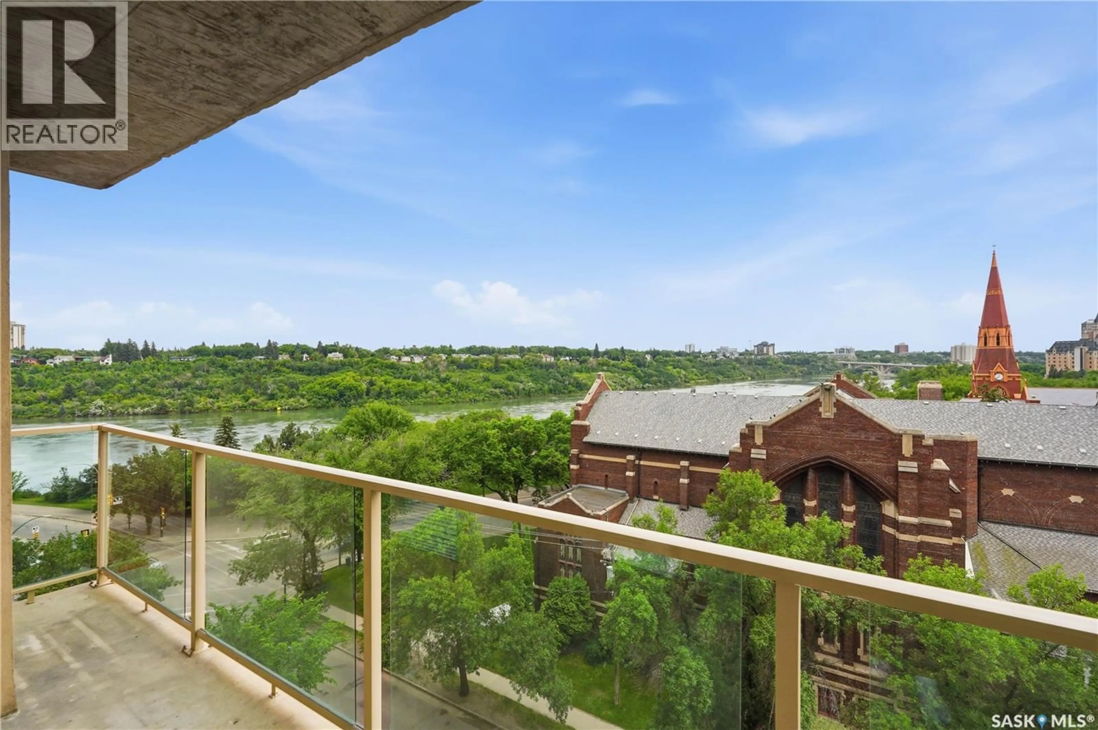 Balcony in the apartment, water/lake/river/ocean view for 902 - 802 SPADINA CRESCENT, Saskatoon Saskatchewan S7K0G8