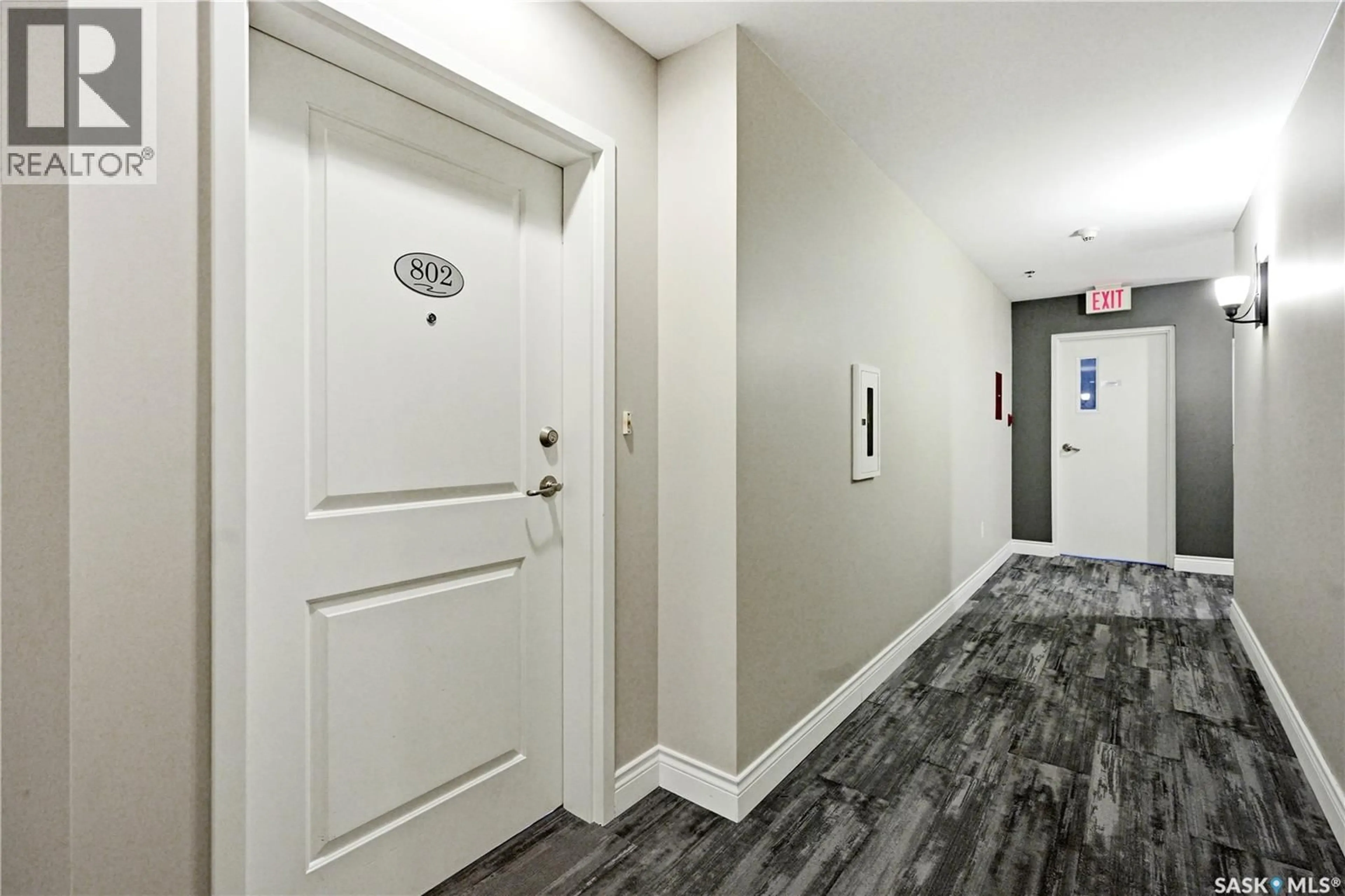 Indoor foyer for 902 - 802 SPADINA CRESCENT, Saskatoon Saskatchewan S7K0G8