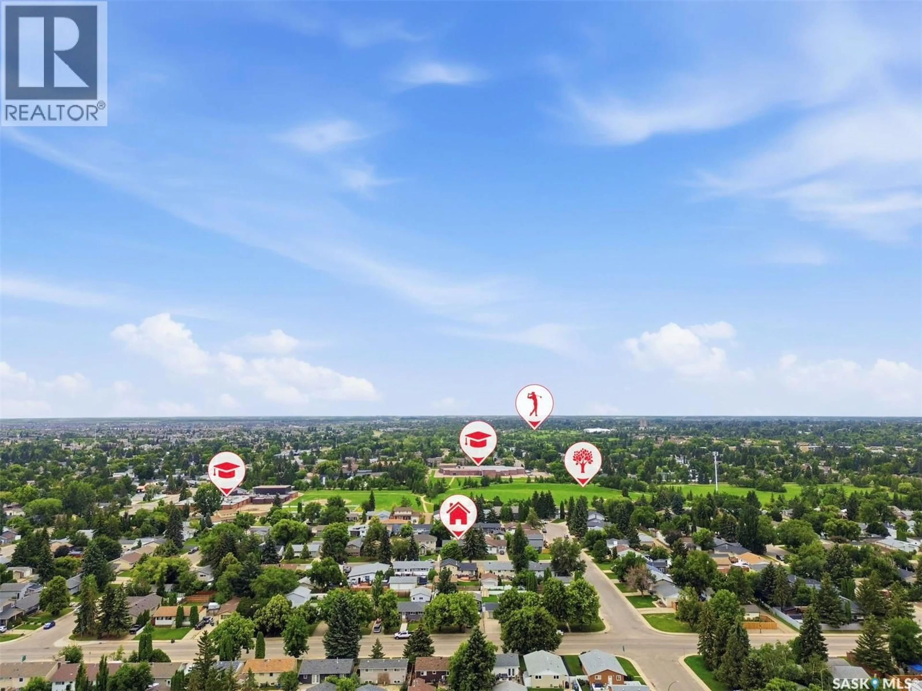 A pic from outside/outdoor area/front of a property/back of a property/a pic from drone, unknown for 210 LAVAL CRESCENT, Saskatoon Saskatchewan S7H4K7