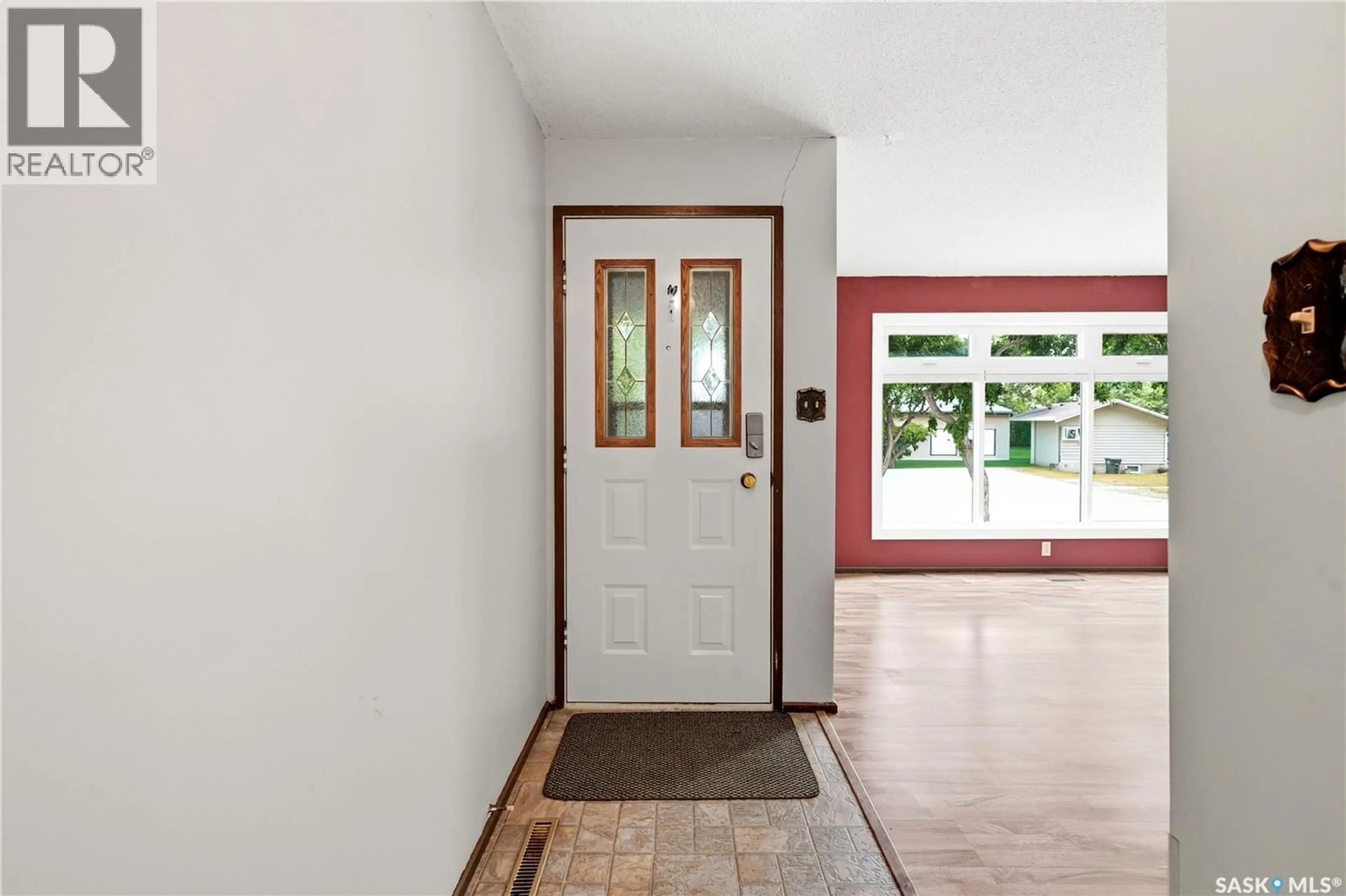 Indoor entryway for 705 MAIN STREET, Rosetown Saskatchewan S0L2V0