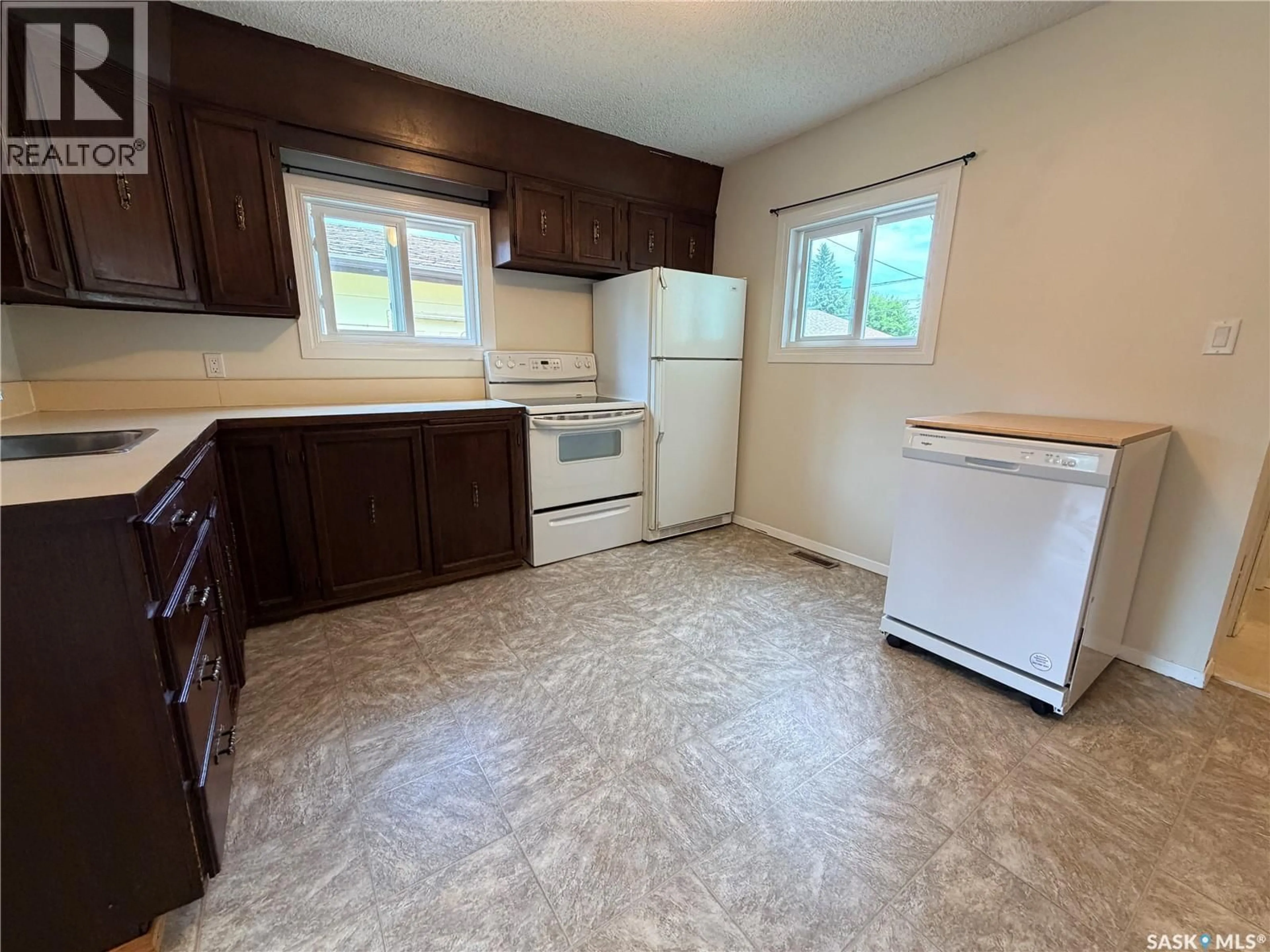 Standard kitchen, unknown for 926 12TH STREET, Humboldt Saskatchewan S0K2A0