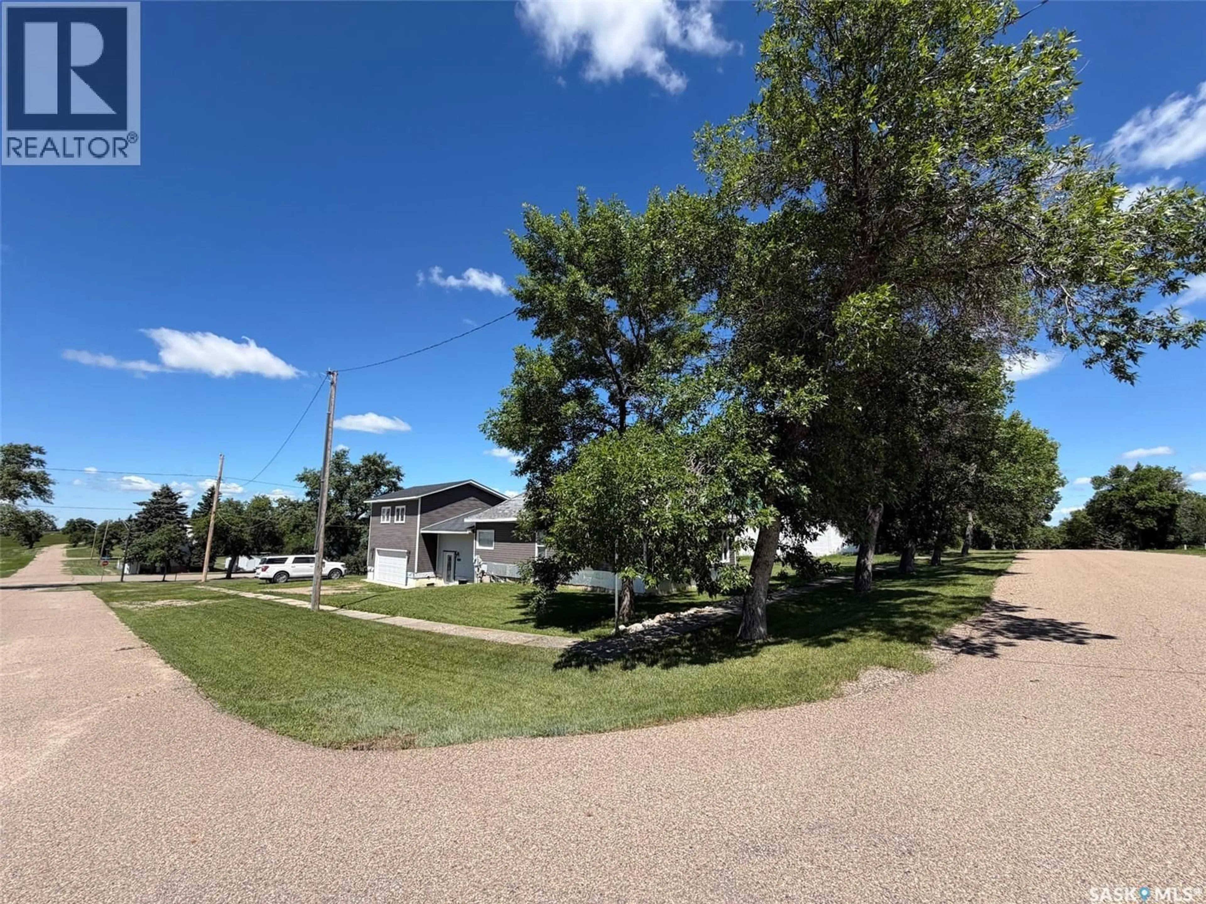 A pic from outside/outdoor area/front of a property/back of a property/a pic from drone, street for 295 ENSIGN STREET, Pennant Saskatchewan S0N1X0
