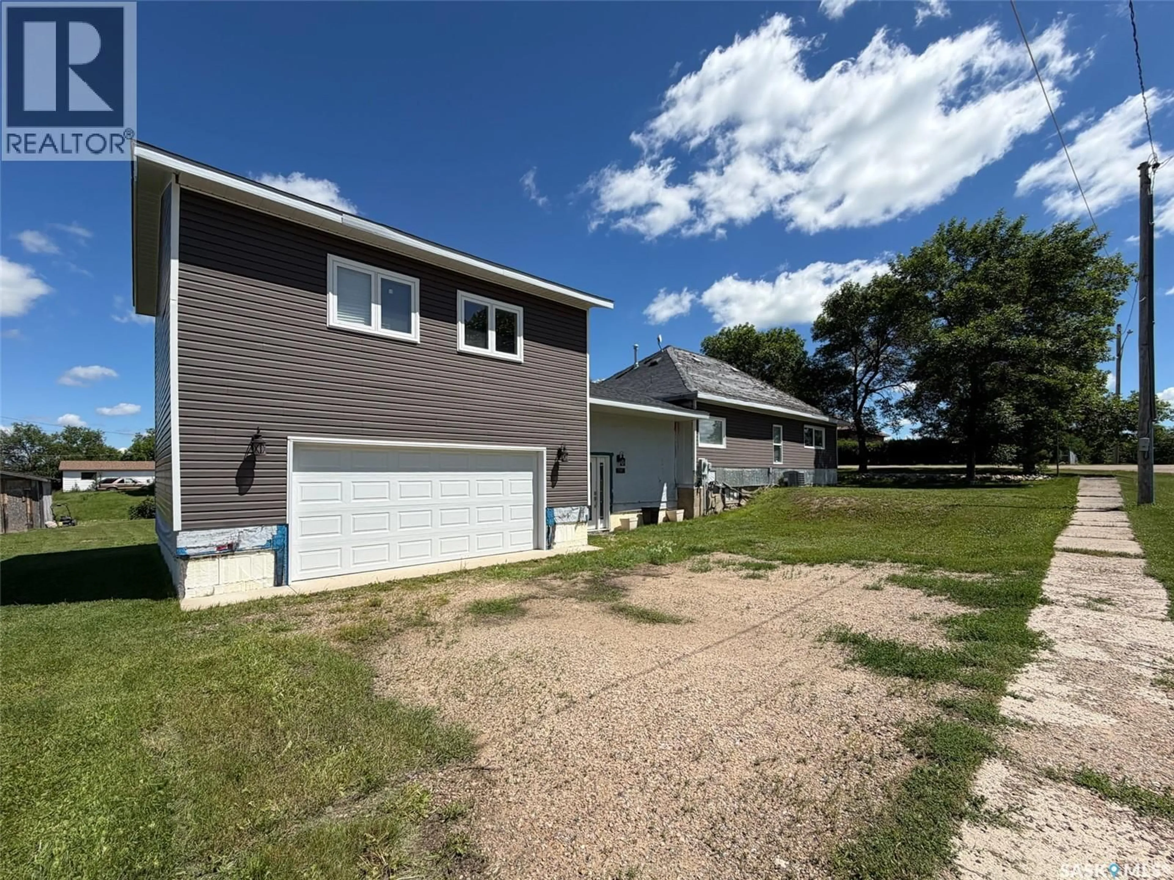 A pic from outside/outdoor area/front of a property/back of a property/a pic from drone, street for 295 ENSIGN STREET, Pennant Saskatchewan S0N1X0