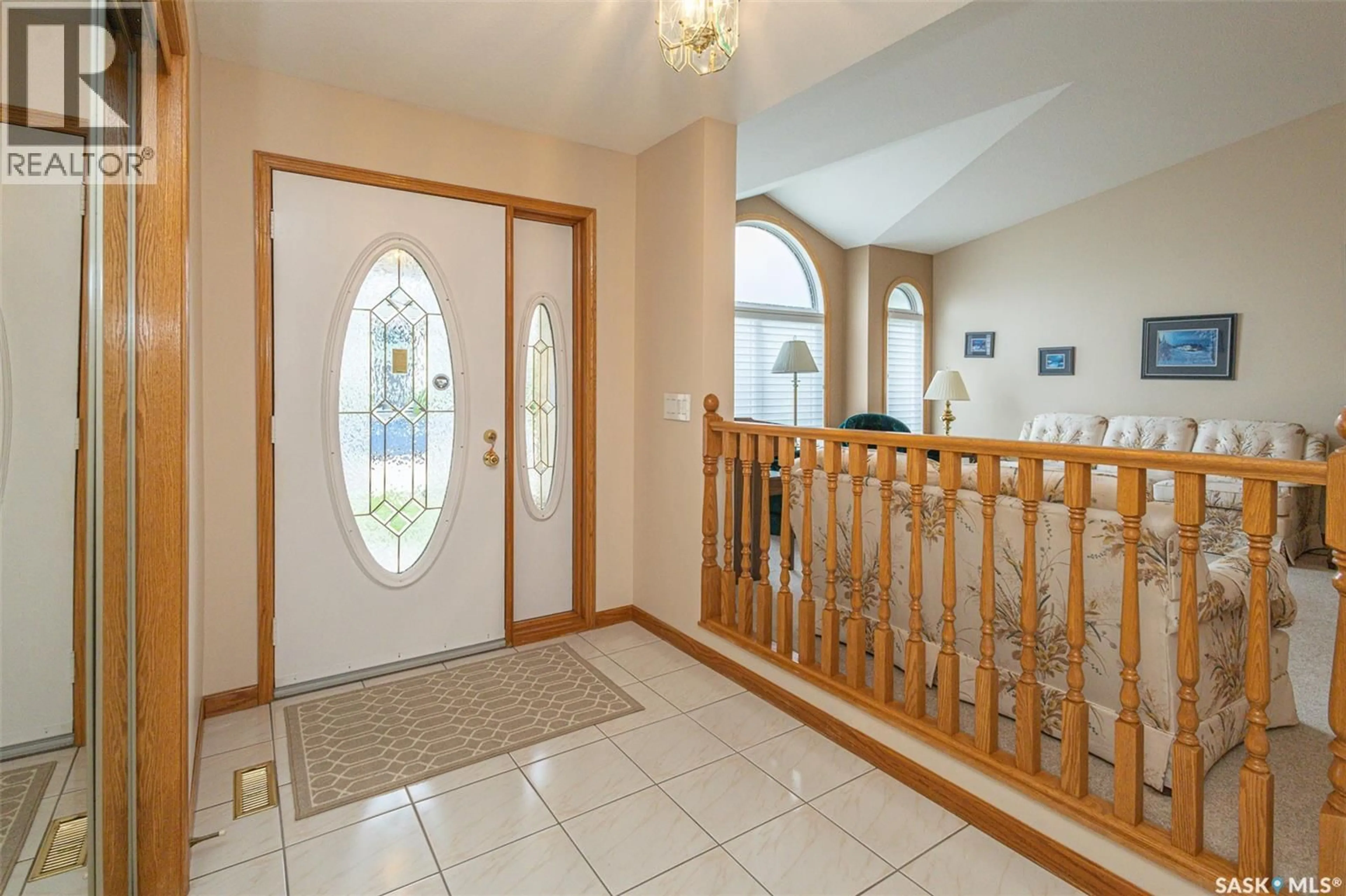 Indoor entryway for 506 FORSYTH CRESCENT, Saskatoon Saskatchewan S7N4H8