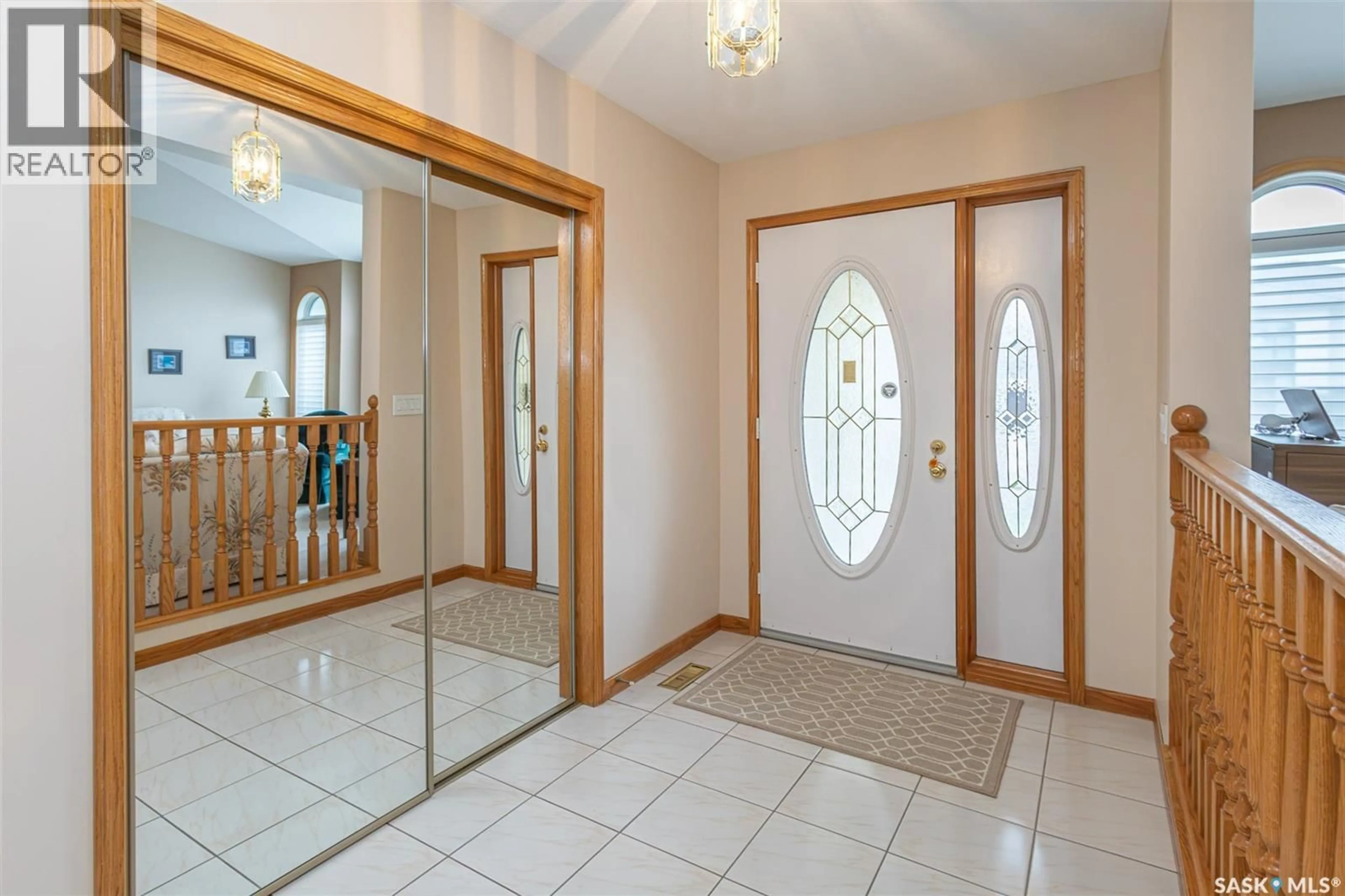 Indoor foyer for 506 FORSYTH CRESCENT, Saskatoon Saskatchewan S7N4H8
