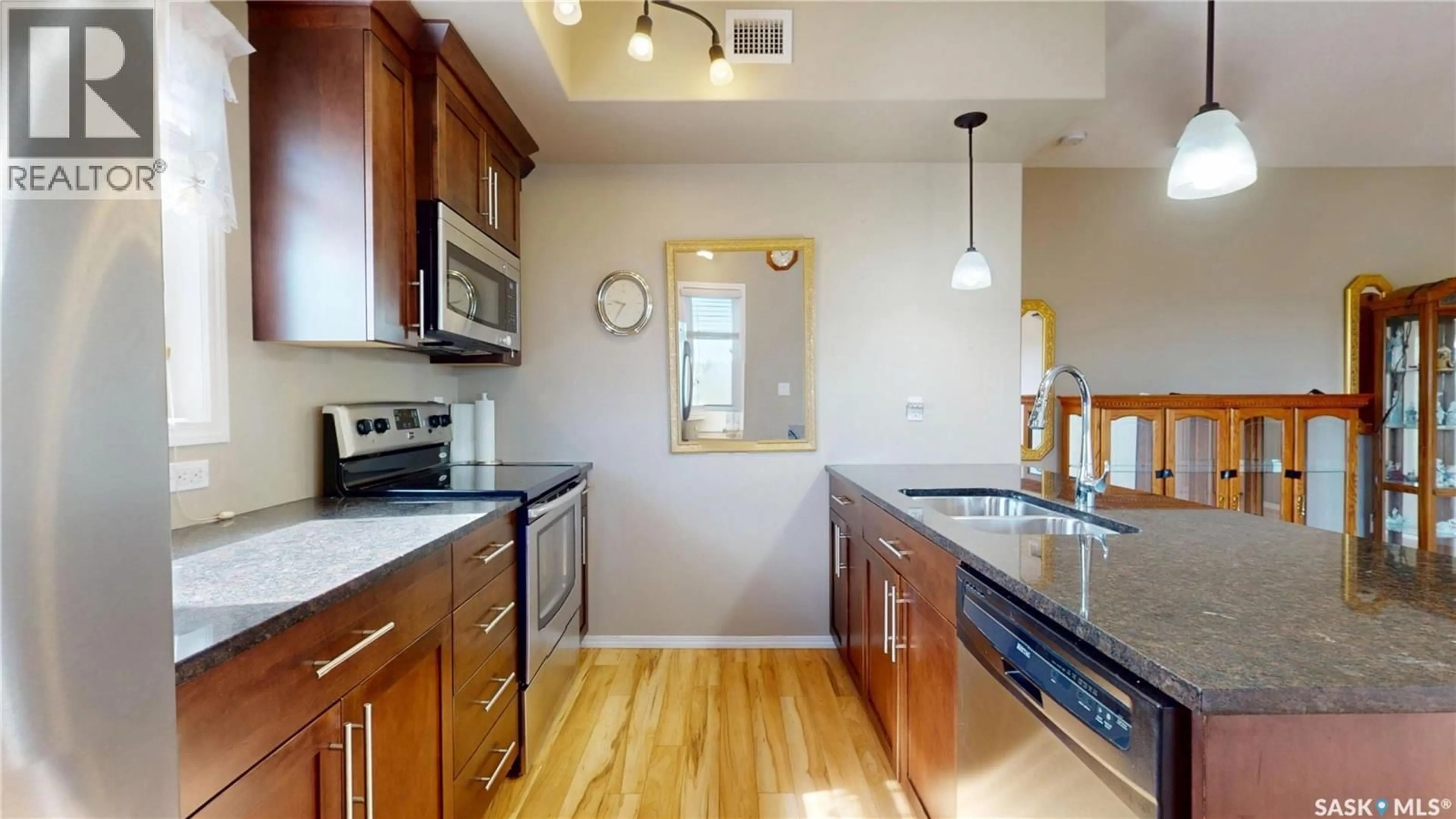 Standard kitchen, ceramic/tile floor for 1220 - 415 BLACKFOOT DRIVE, Regina Saskatchewan S4S6T2