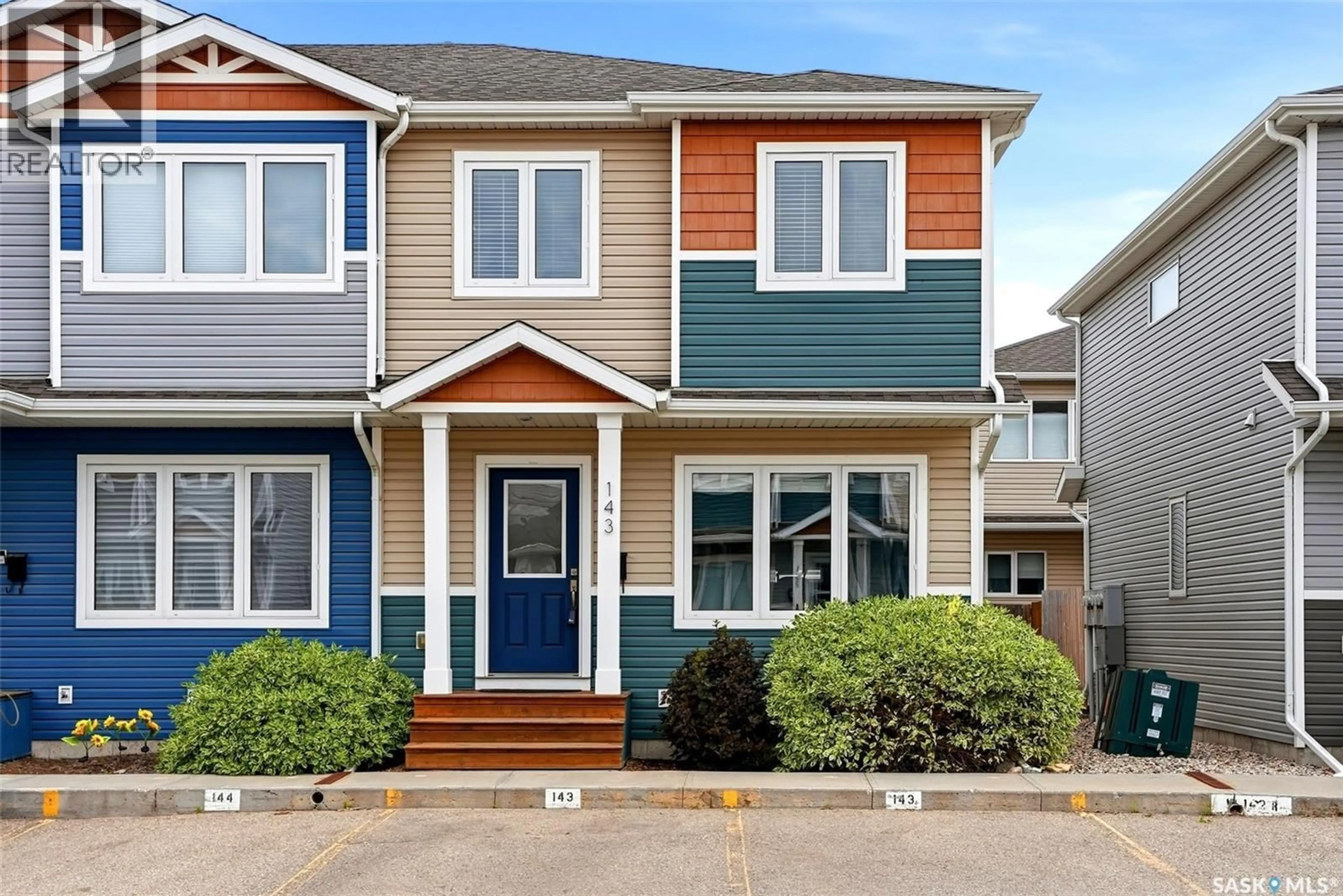 Home with vinyl exterior material, street for 143 1920 7TH AVENUE, Regina Saskatchewan S4N6M9