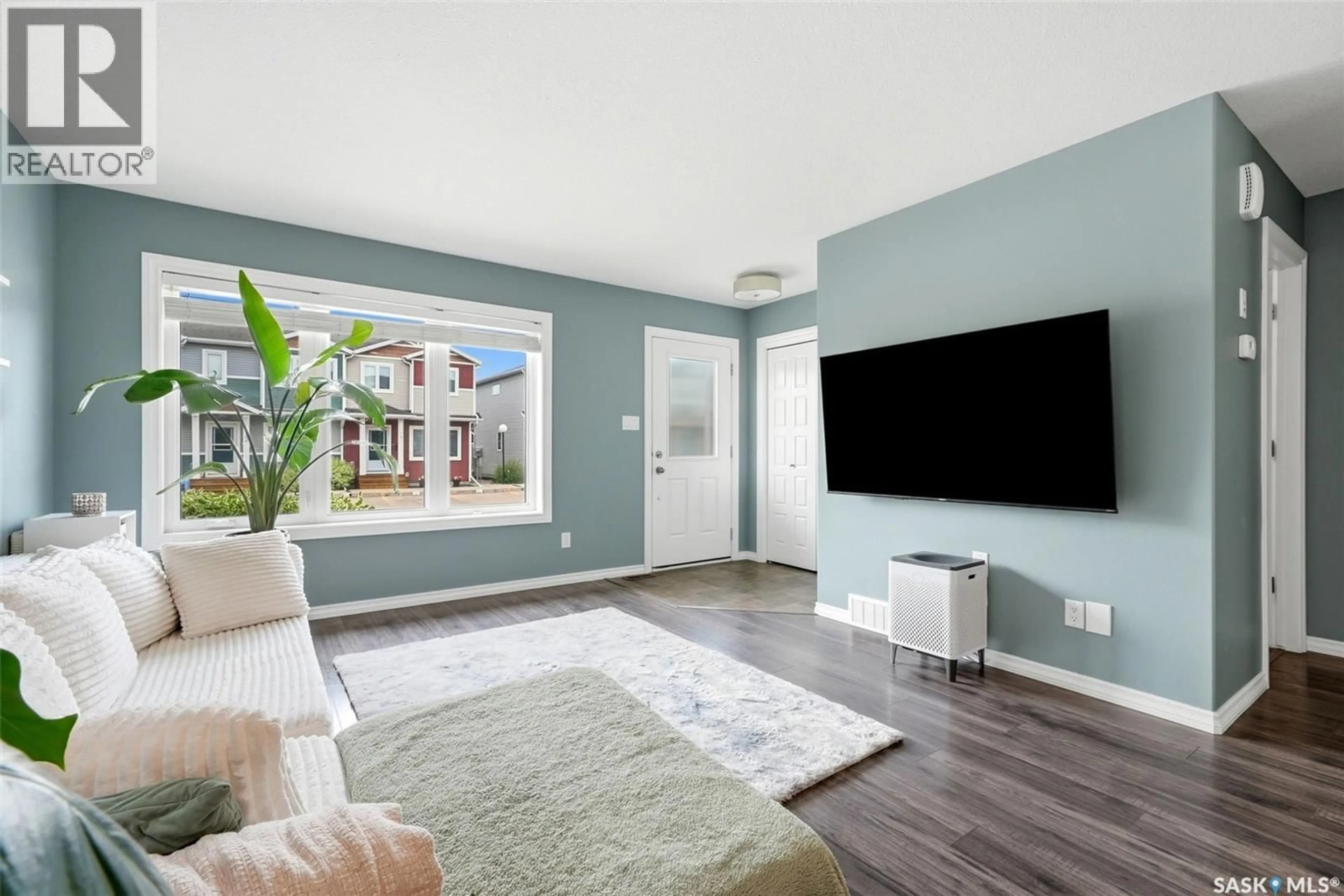 Living room with furniture, unknown for 143 1920 7TH AVENUE, Regina Saskatchewan S4N6M9