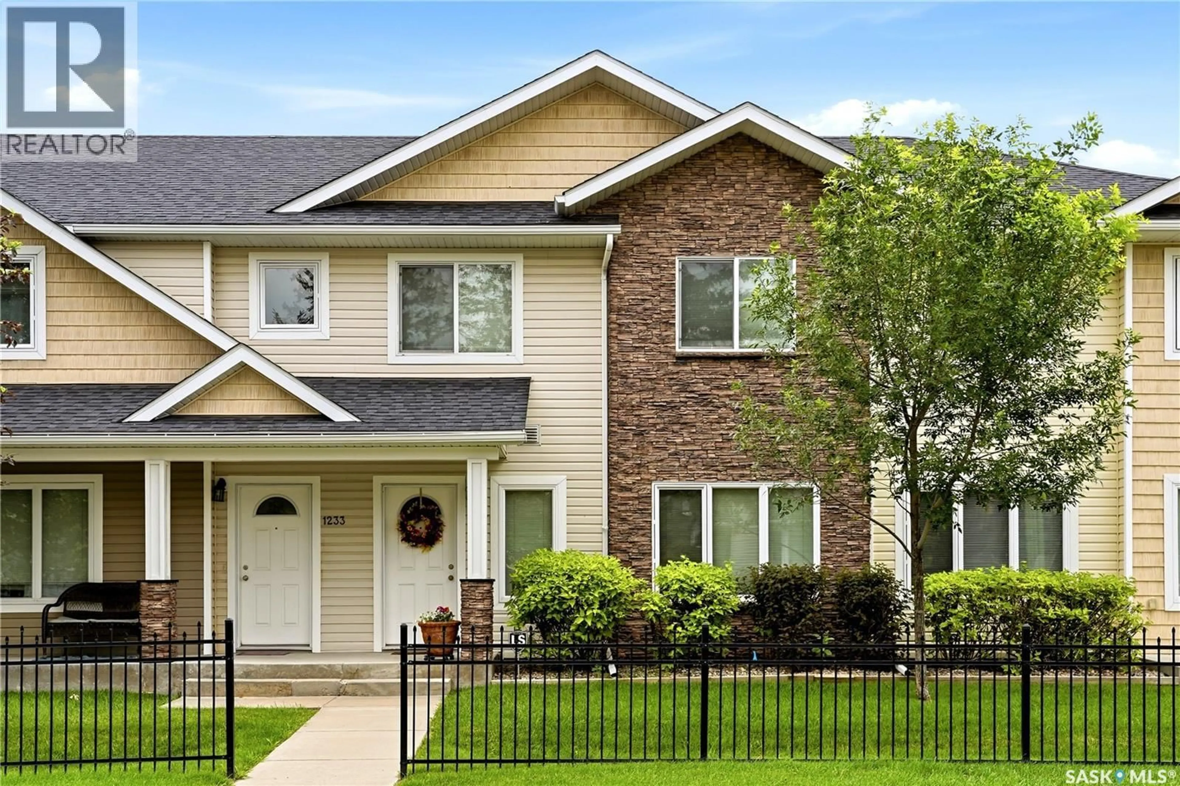 Home with brick exterior material, street for 1237 GREY STREET, Regina Saskatchewan S4T1G7