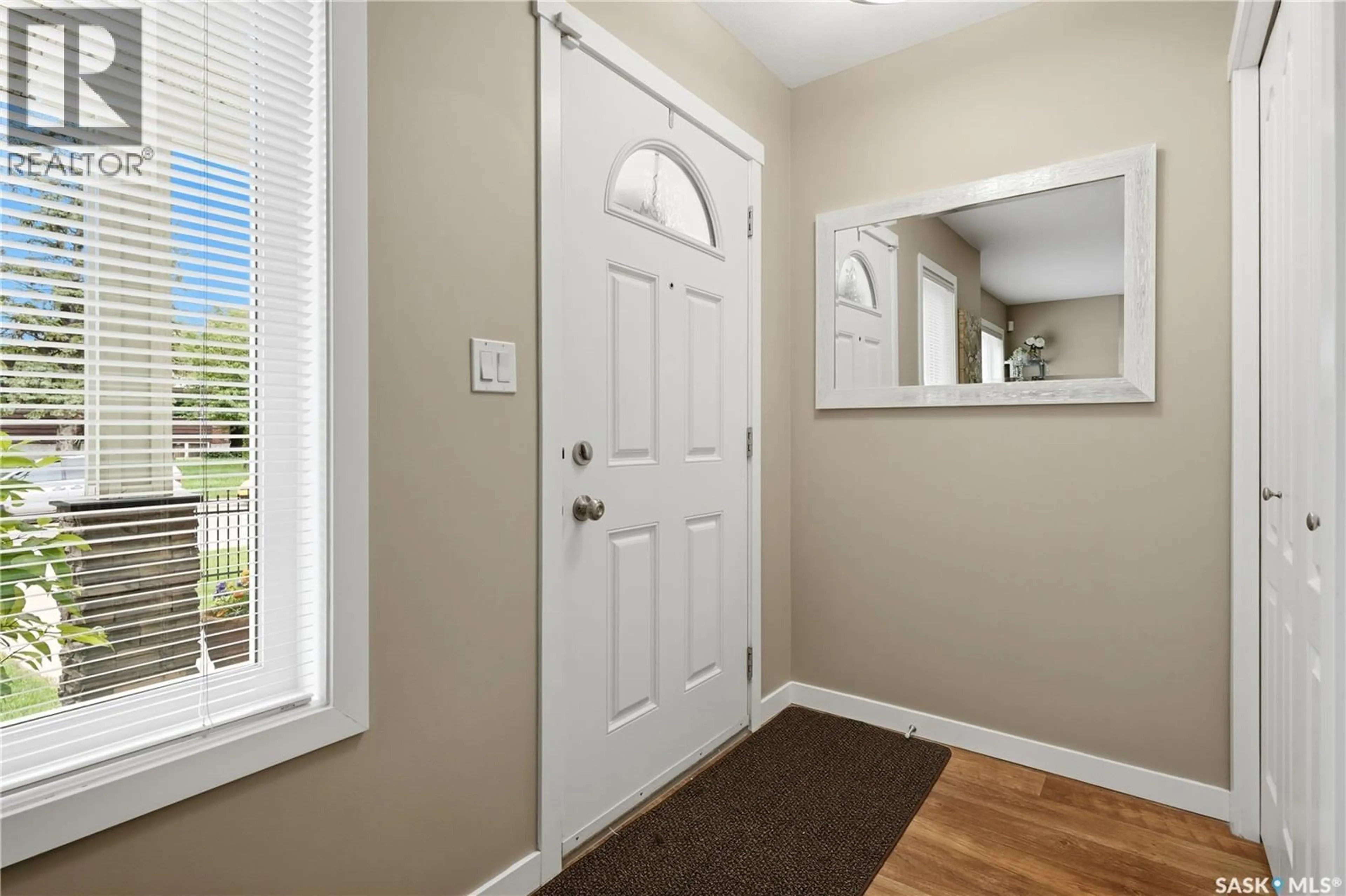 Indoor entryway for 1237 GREY STREET, Regina Saskatchewan S4T1G7