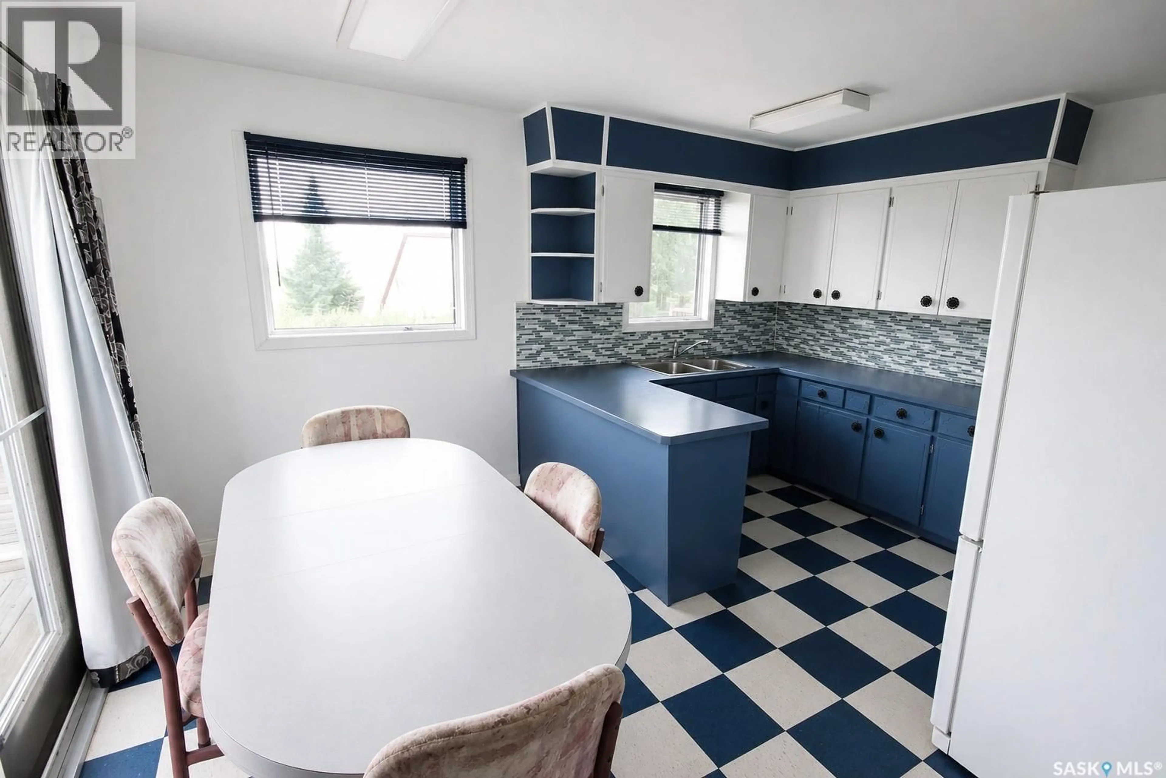 Standard kitchen, ceramic/tile floor for LEADBETTER ACREAGE, Estevan Rm No. 5 Saskatchewan S4A2A4