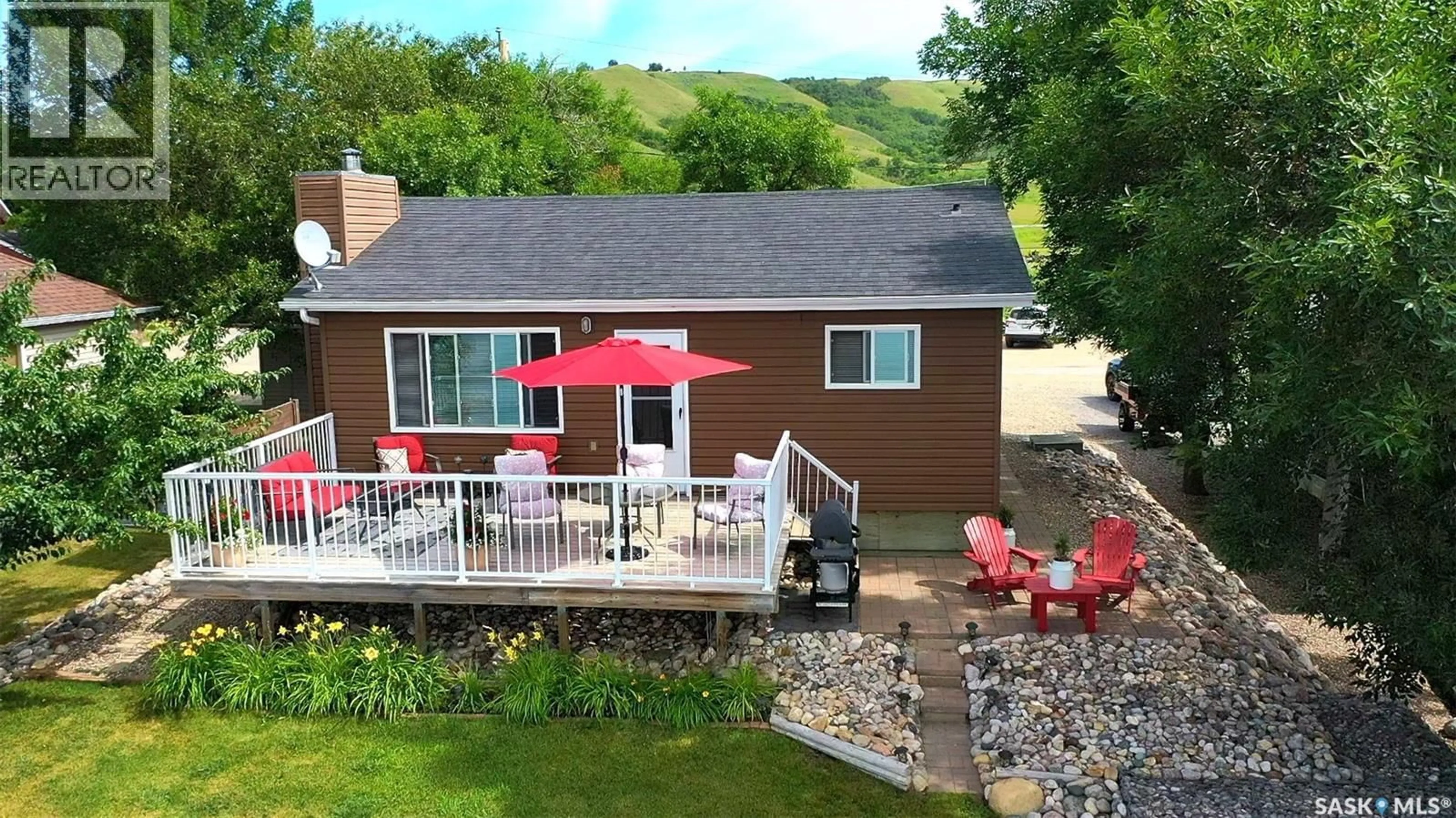 A pic from outside/outdoor area/front of a property/back of a property/a pic from drone, water/lake/river/ocean view for 620 SURFSIDE DRIVE, Crooked Lake Saskatchewan S0G2B0