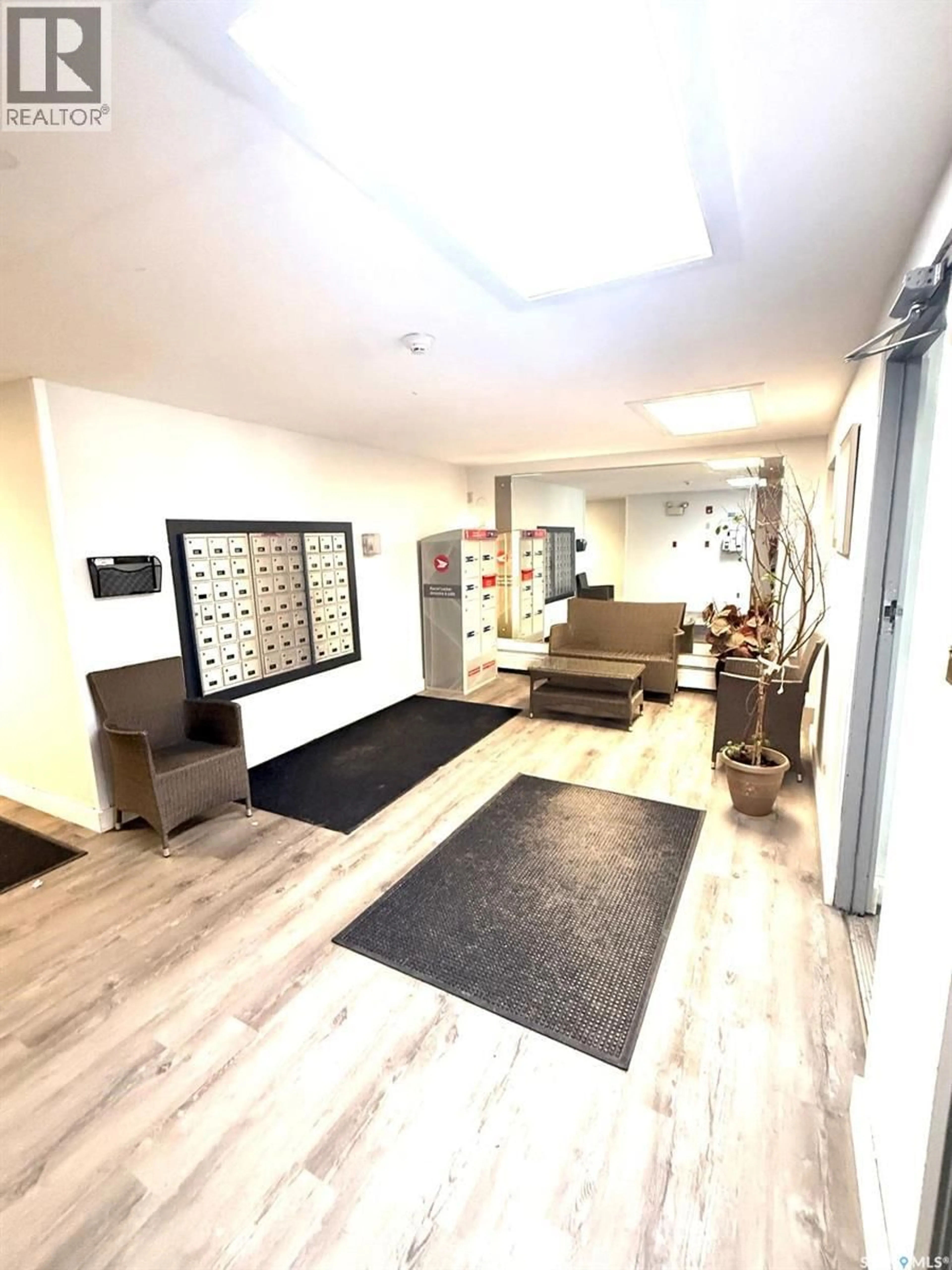Unknown for 404 2125 OSLER STREET, Regina Saskatchewan S4P4G9