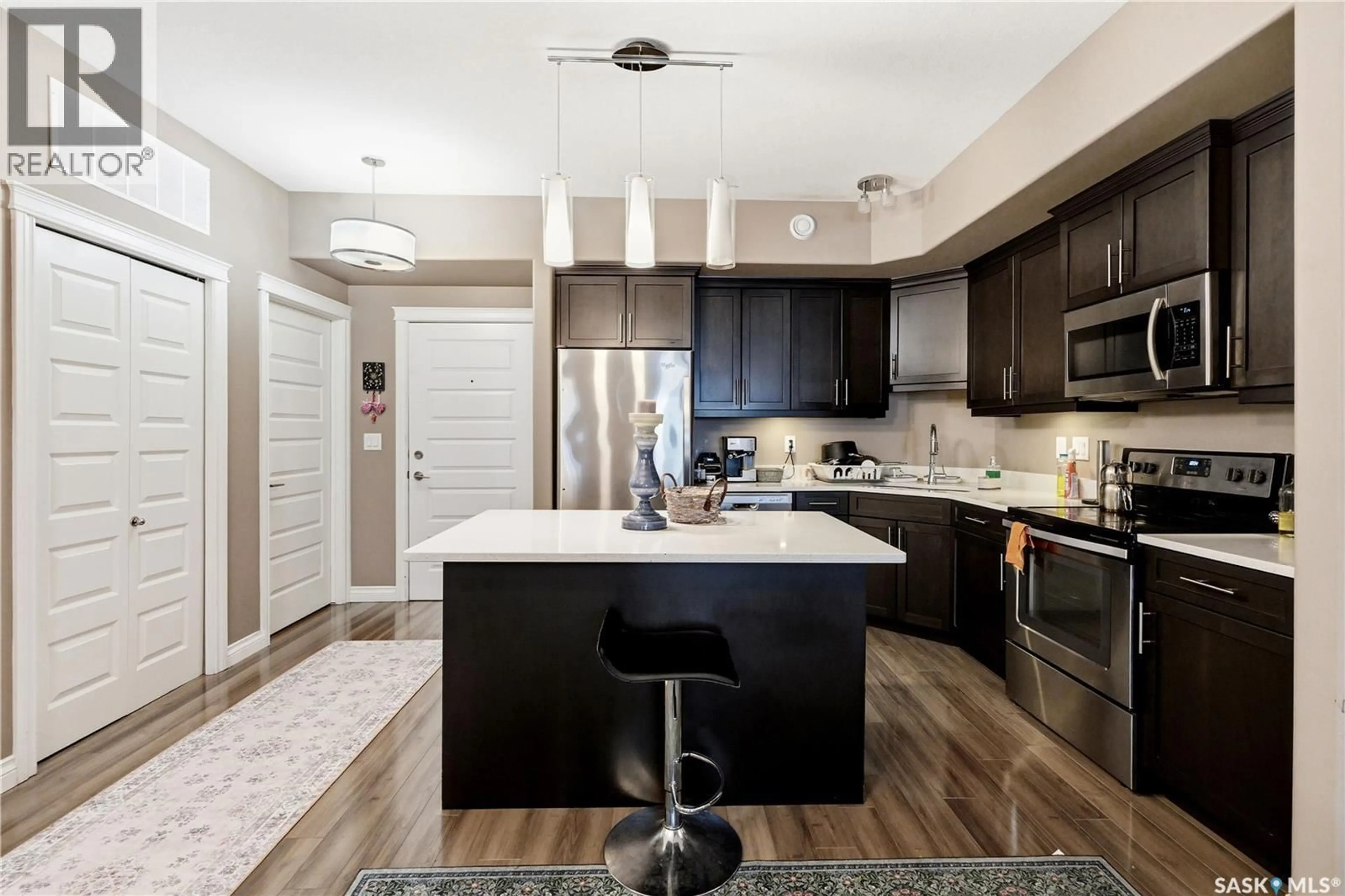 Open concept kitchen, unknown for 210 423 NELSON ROAD, Saskatoon Saskatchewan S7S1P2
