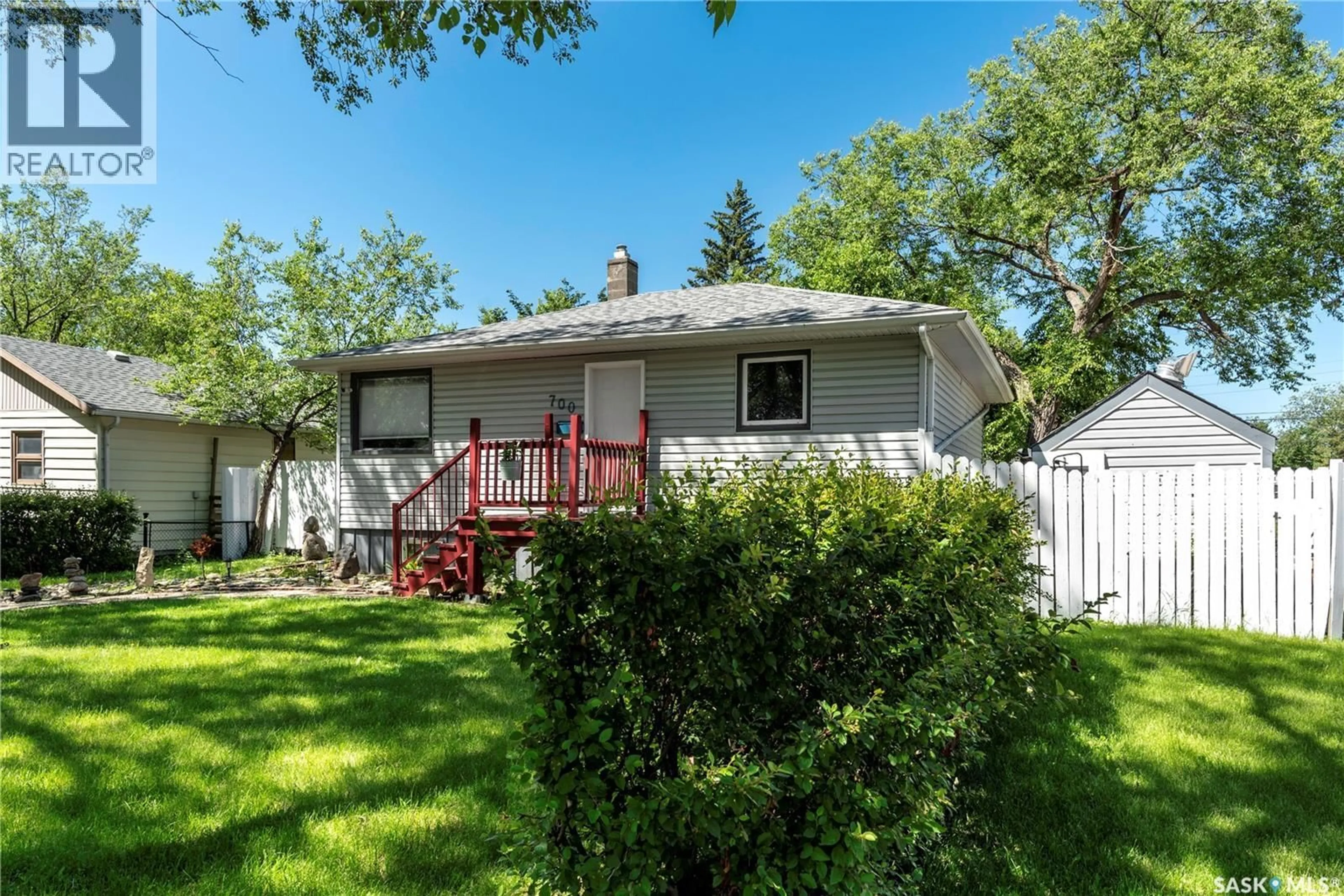 Home with vinyl exterior material, street for 700 ARGYLE STREET, Regina Saskatchewan S4T3P6