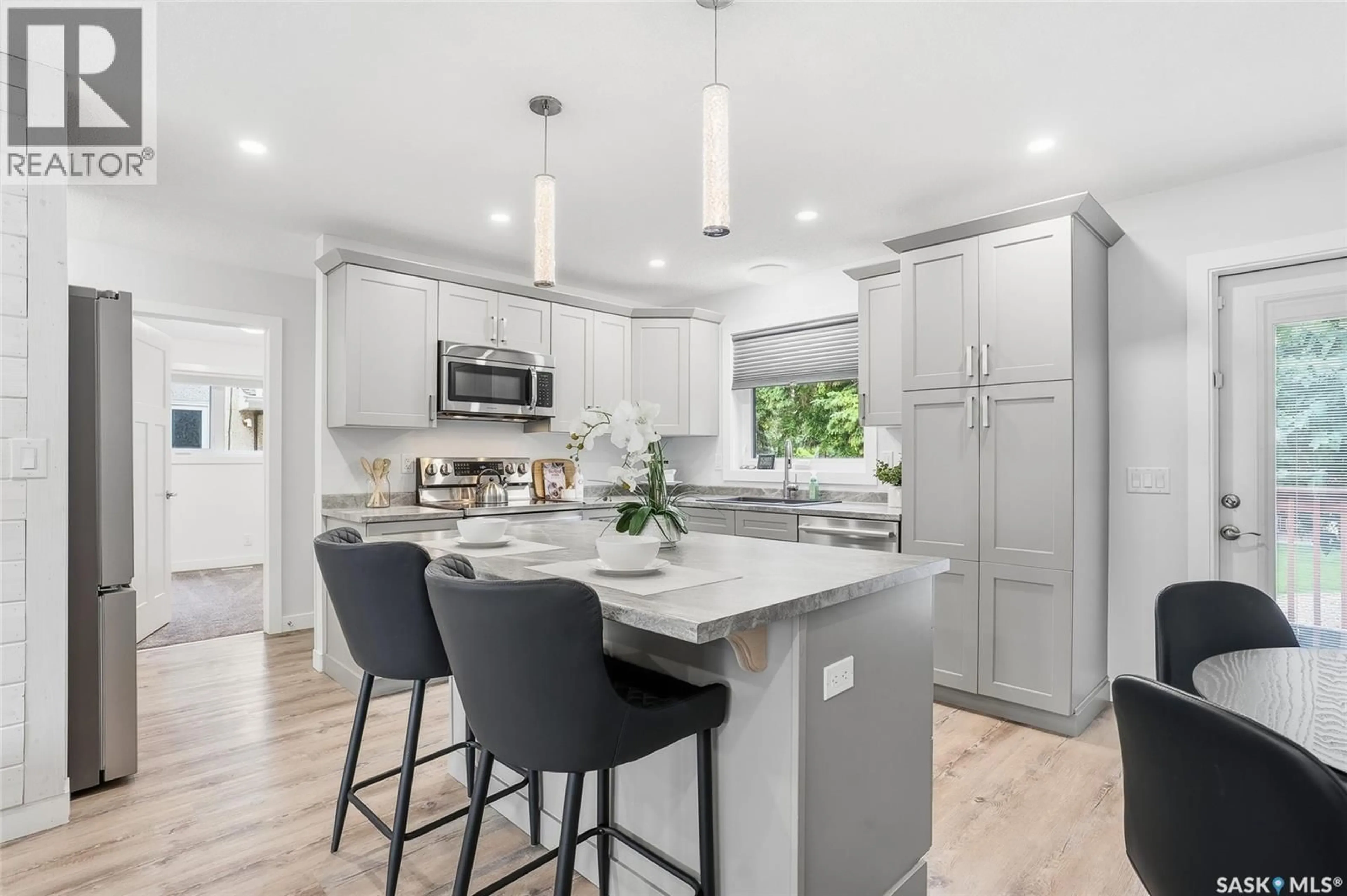 Open concept kitchen, unknown for 1206 ELEVATOR ROAD, Saskatoon Saskatchewan S7J2R8
