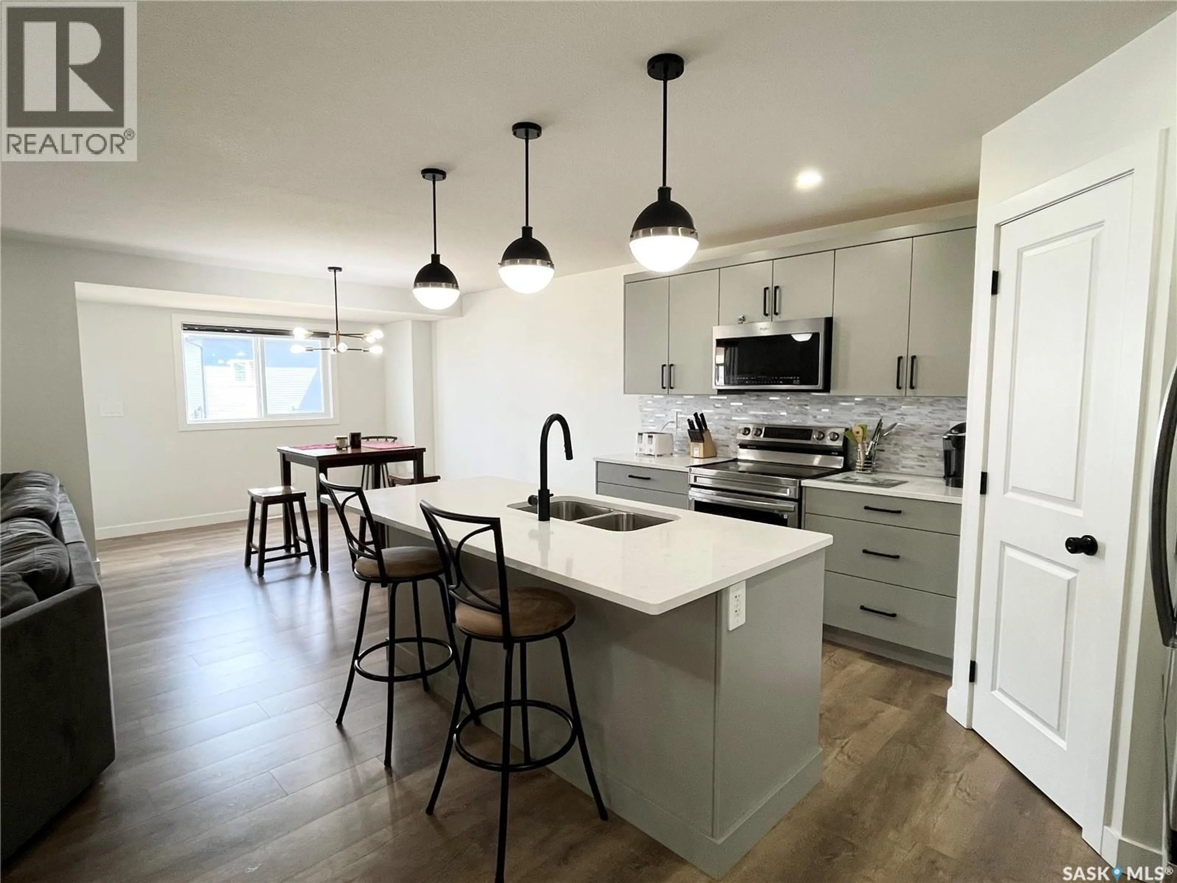 Open concept kitchen, unknown for 222 NIGHTINGALE ROAD, Saskatoon Saskatchewan S7L6Y1
