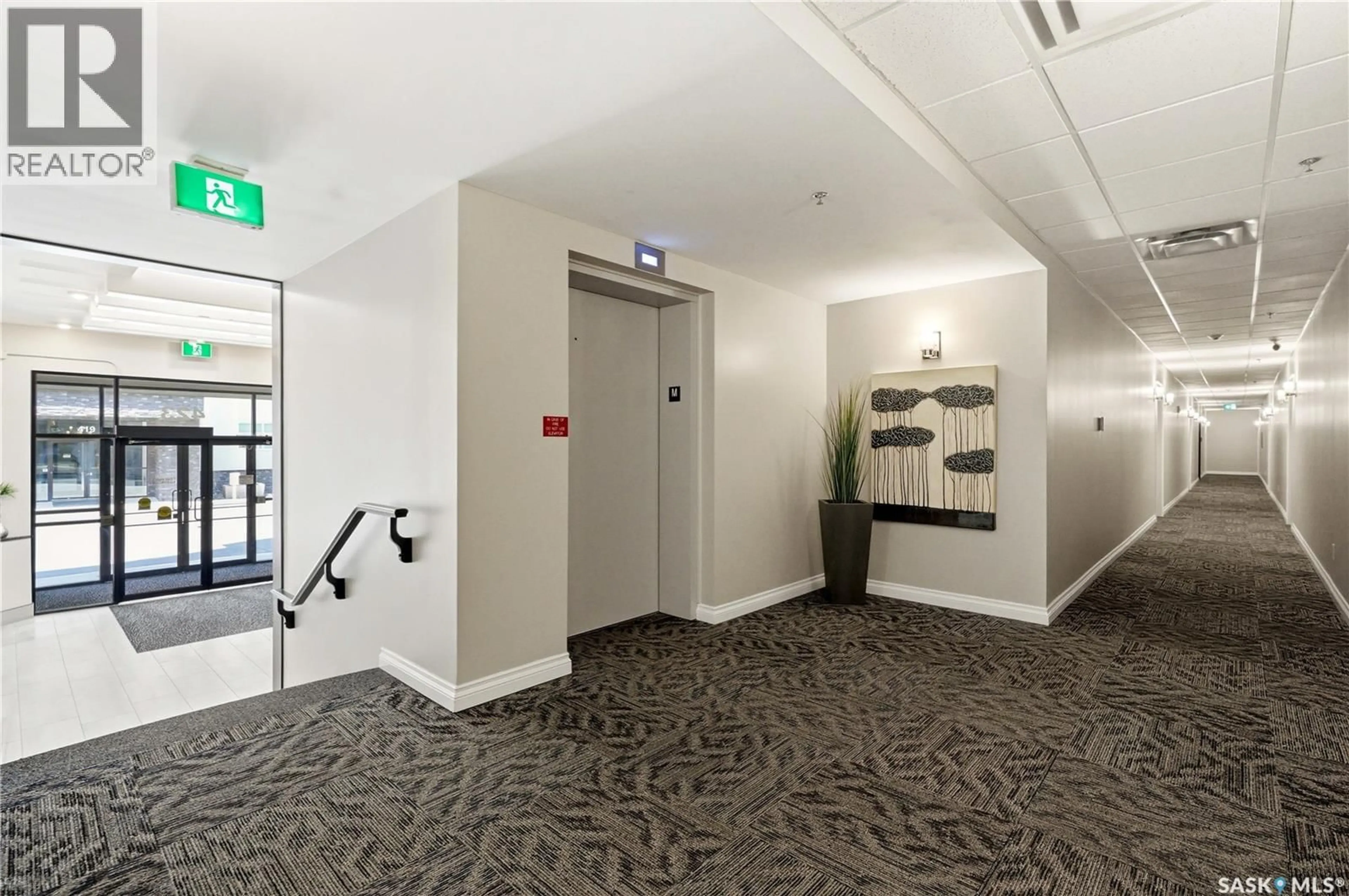 Indoor foyer for 103 - 423 NELSON ROAD, Saskatoon Saskatchewan S7S1P2