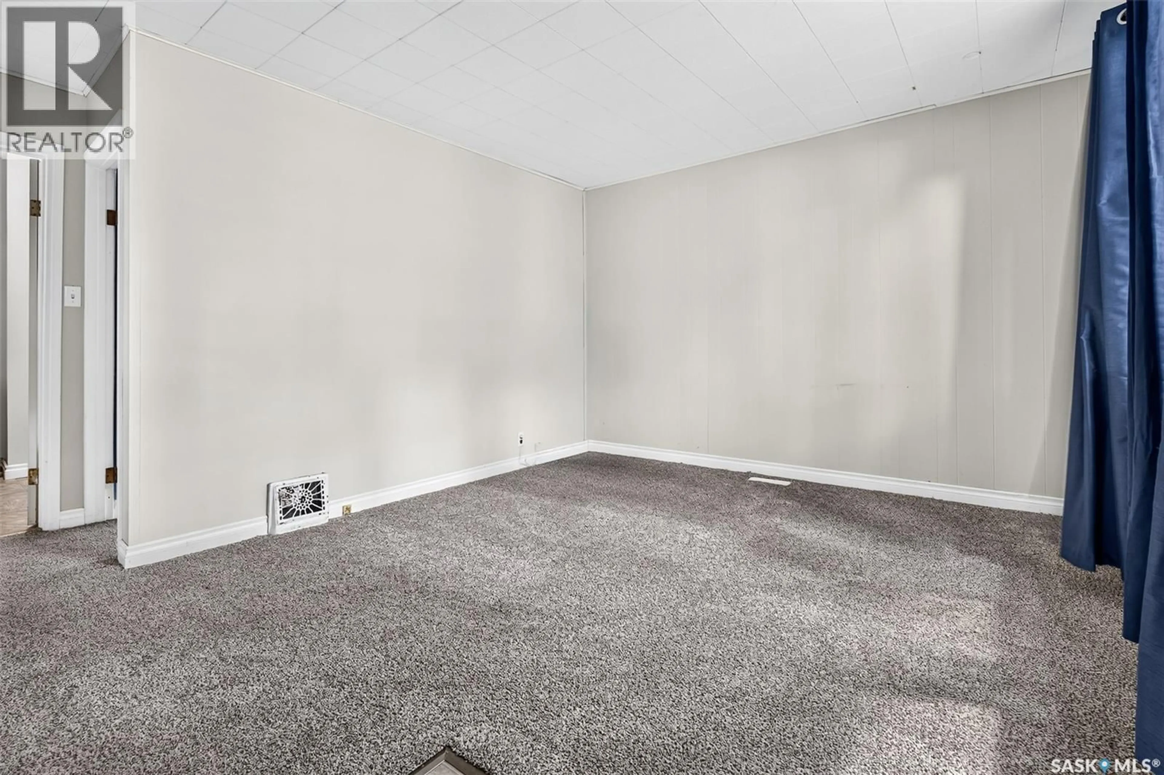 A pic of a room for 40 IROQUOIS STREET, Moose Jaw Saskatchewan S6H4S8