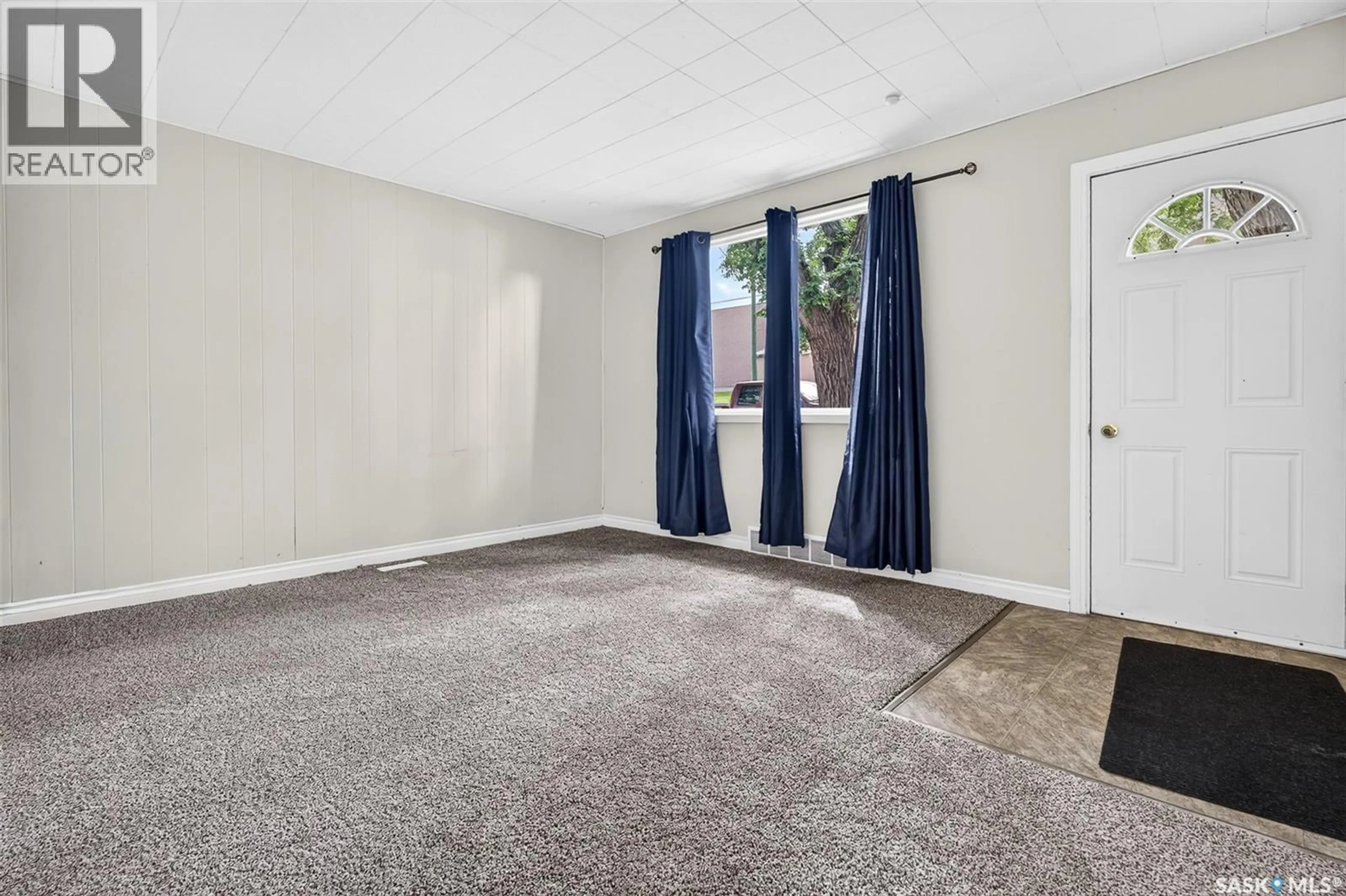 A pic of a room for 40 IROQUOIS STREET, Moose Jaw Saskatchewan S6H4S8