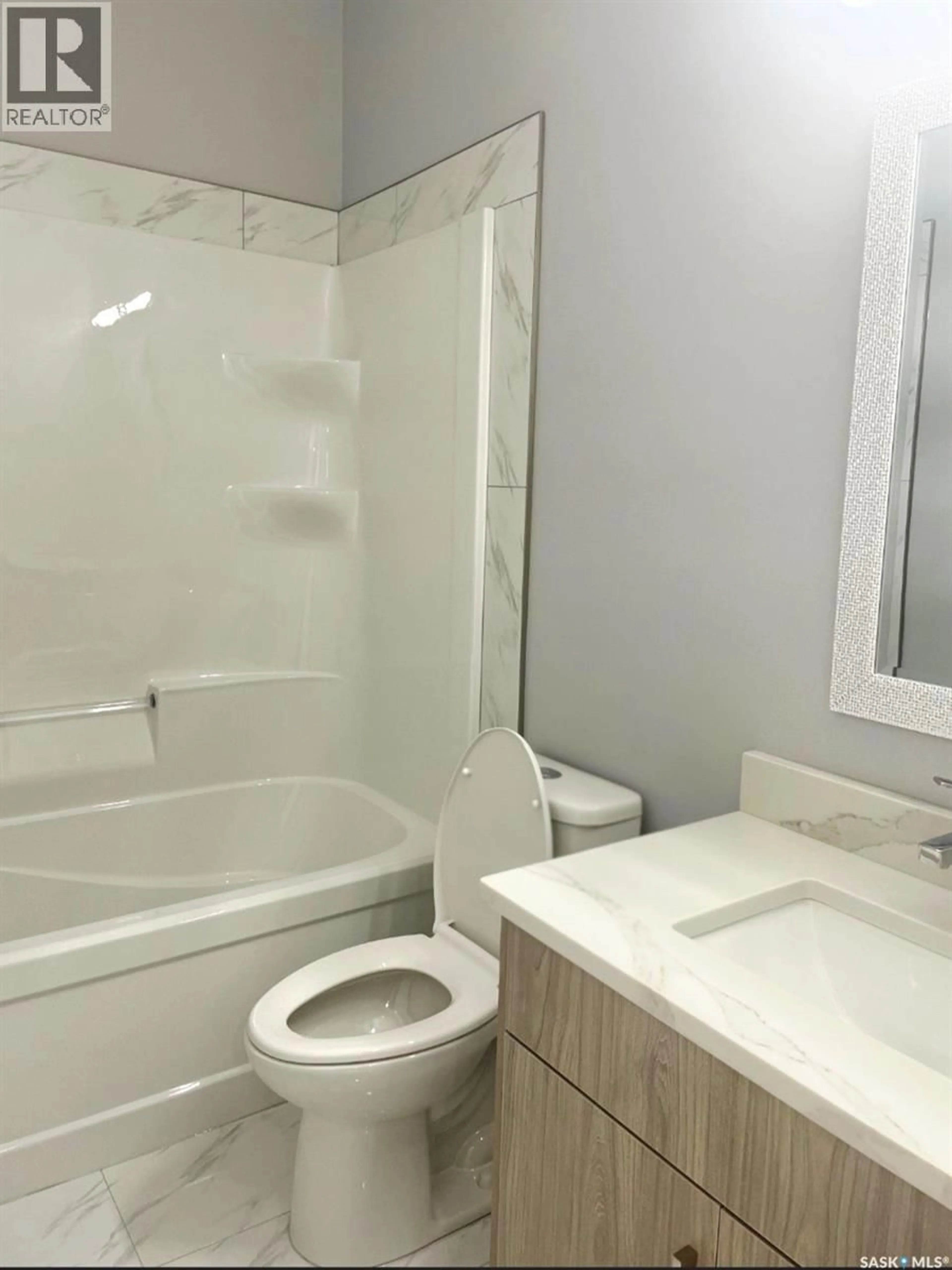 Standard bathroom, unknown for 226 NIGHTINGALE ROAD, Saskatoon Saskatchewan S7L6Y1