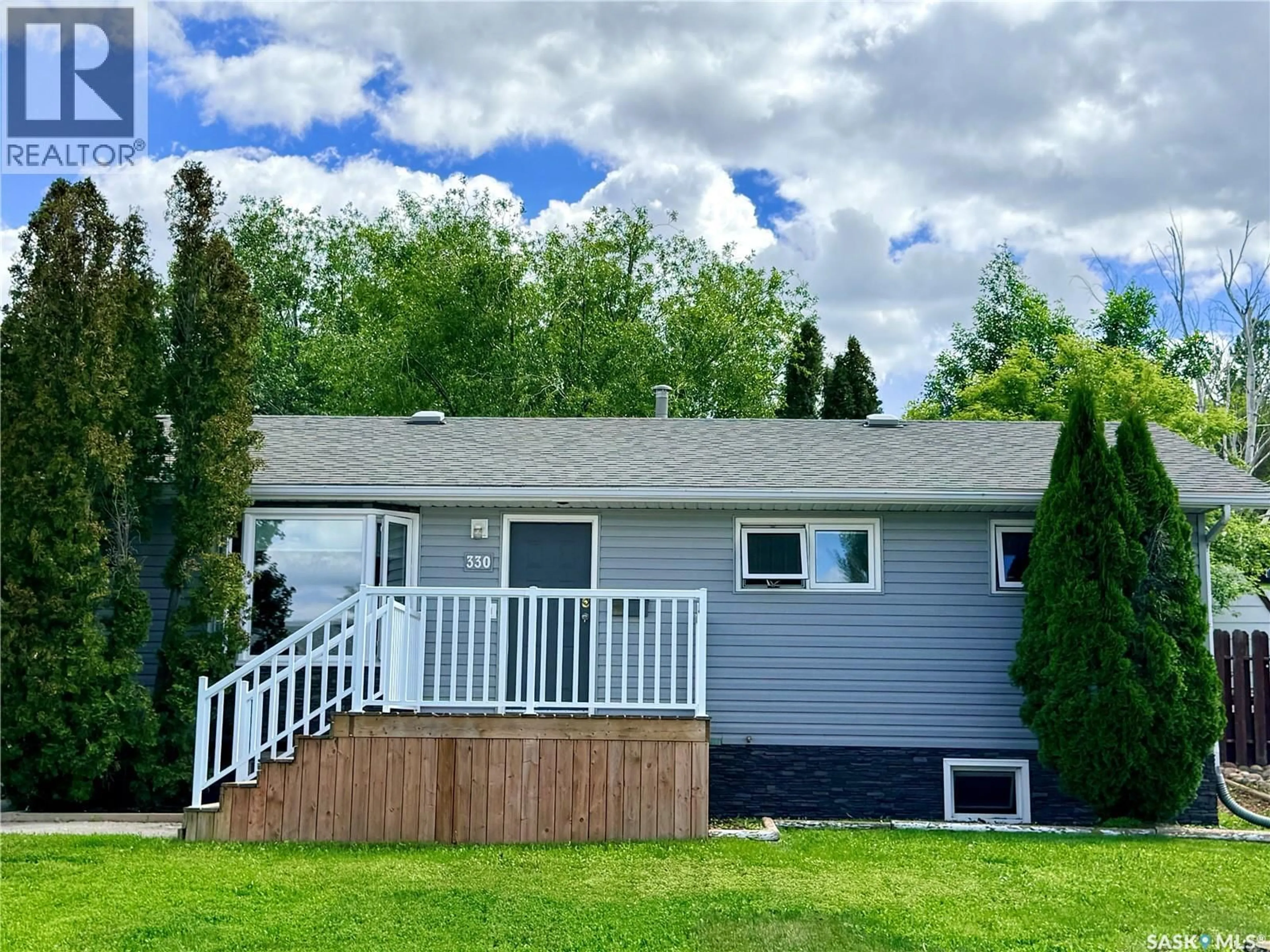 Home with vinyl exterior material, unknown for 330 ASPEN DRIVE, Swift Current Saskatchewan S9H4T1