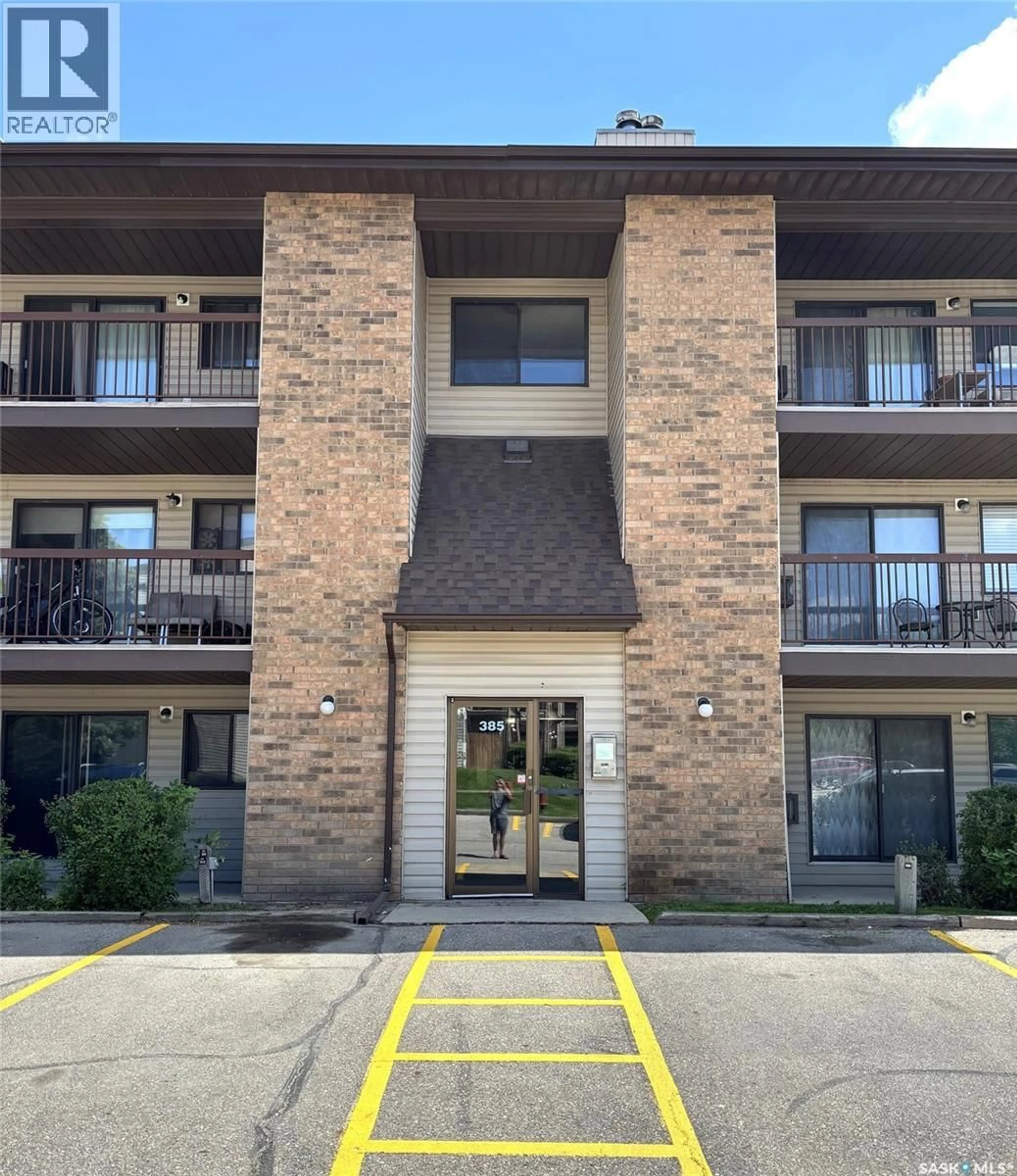 Unknown for 202 - 385 KINGSMERE BOULEVARD, Saskatoon Saskatchewan S7J4J6