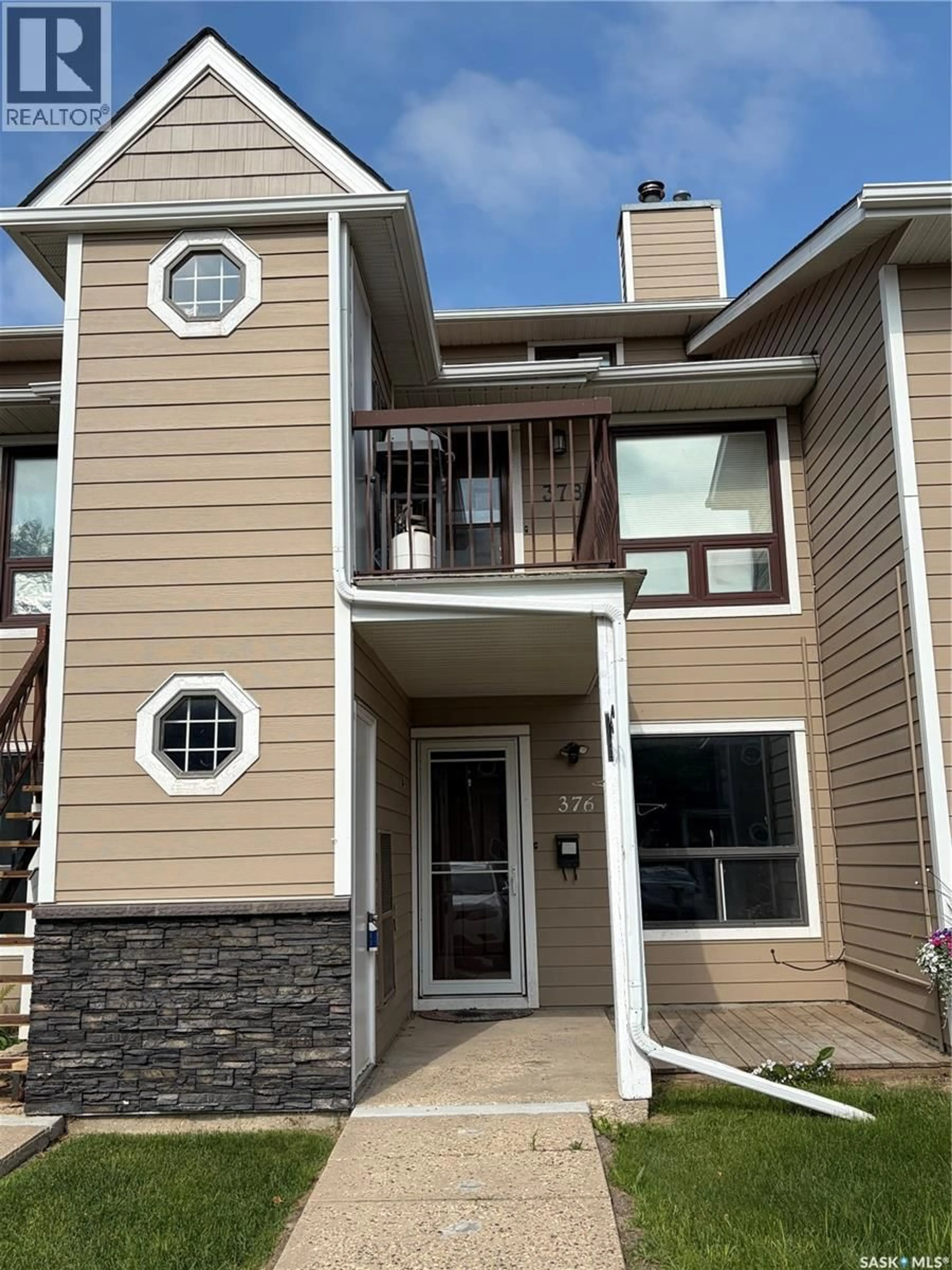 Home with vinyl exterior material, unknown for 376 CEDAR MEADOW DRIVE, Regina Saskatchewan S4X3J5