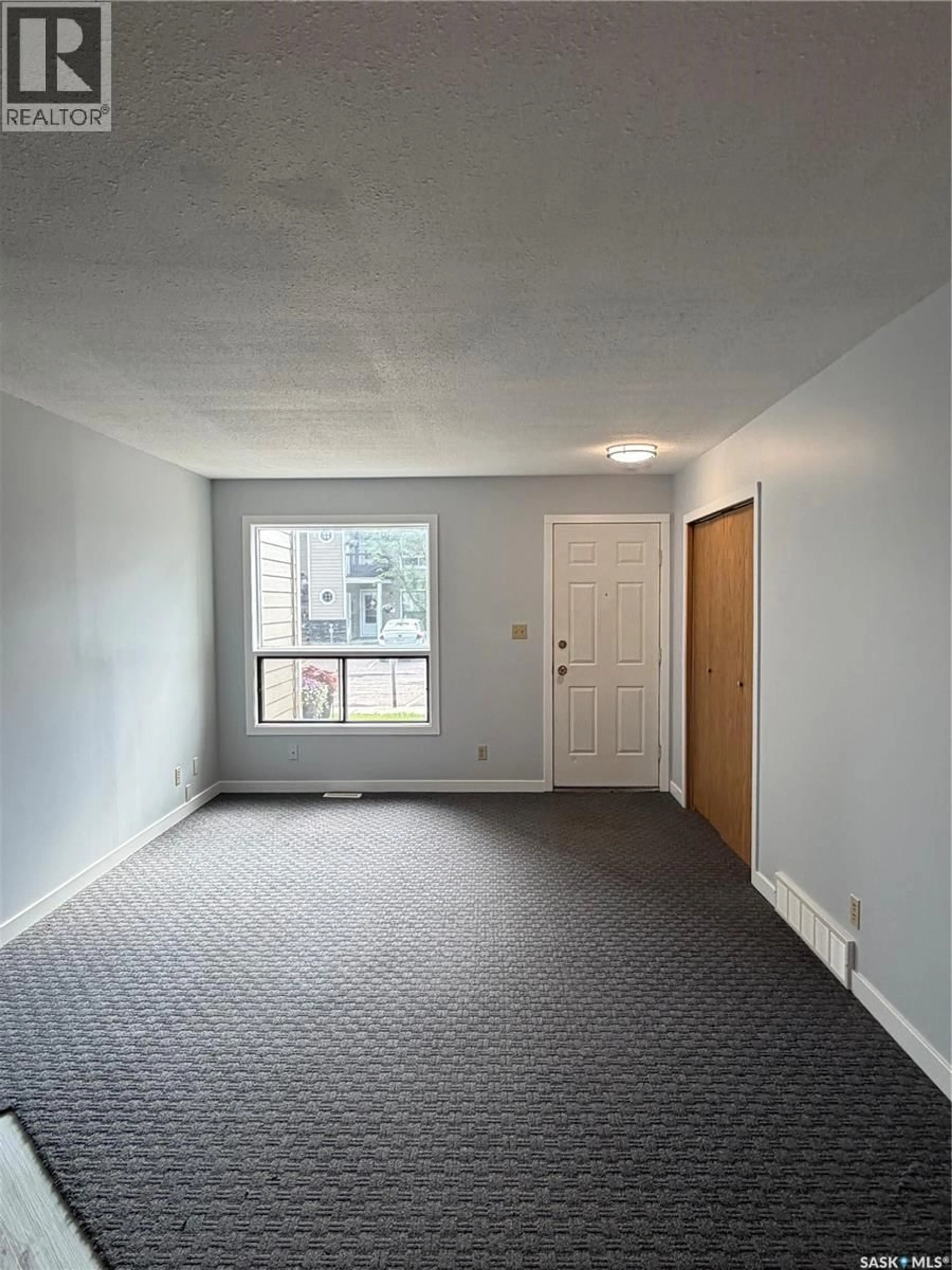 A pic of a room for 376 CEDAR MEADOW DRIVE, Regina Saskatchewan S4X3J5