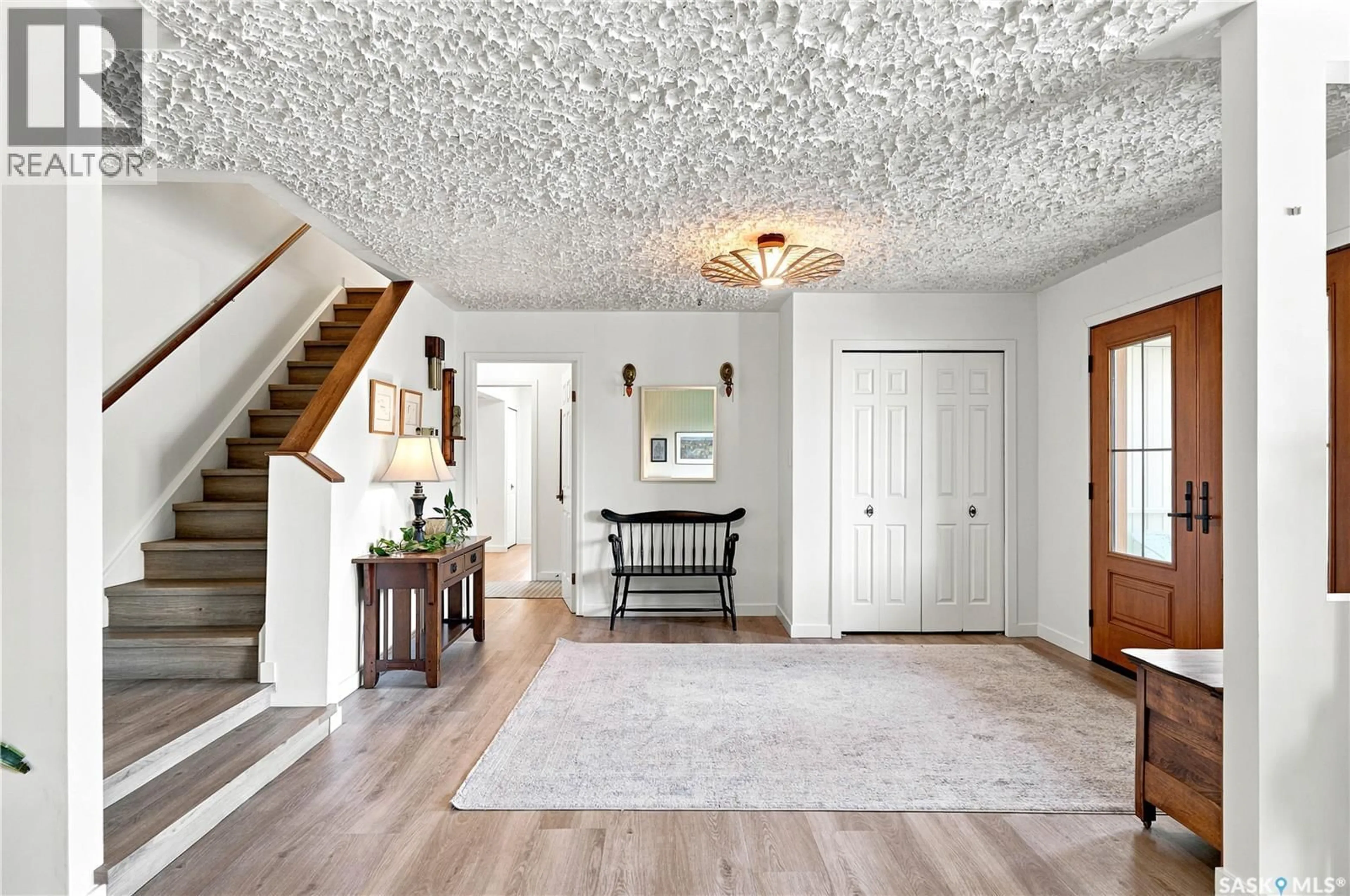 Indoor entryway for 146 HIGHBURY PLACE, Saskatoon Saskatchewan S7H4X7