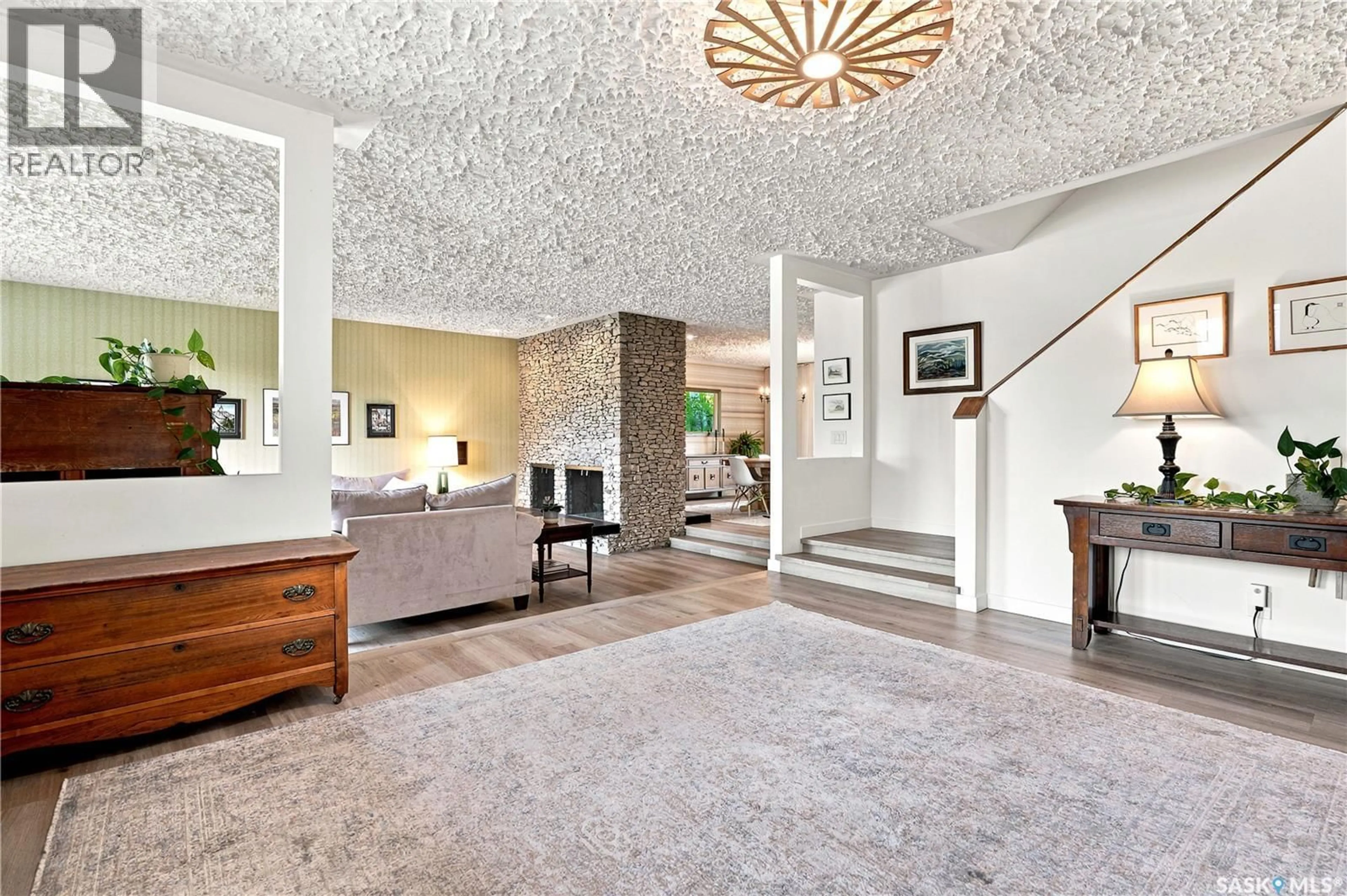 Indoor foyer for 146 HIGHBURY PLACE, Saskatoon Saskatchewan S7H4X7