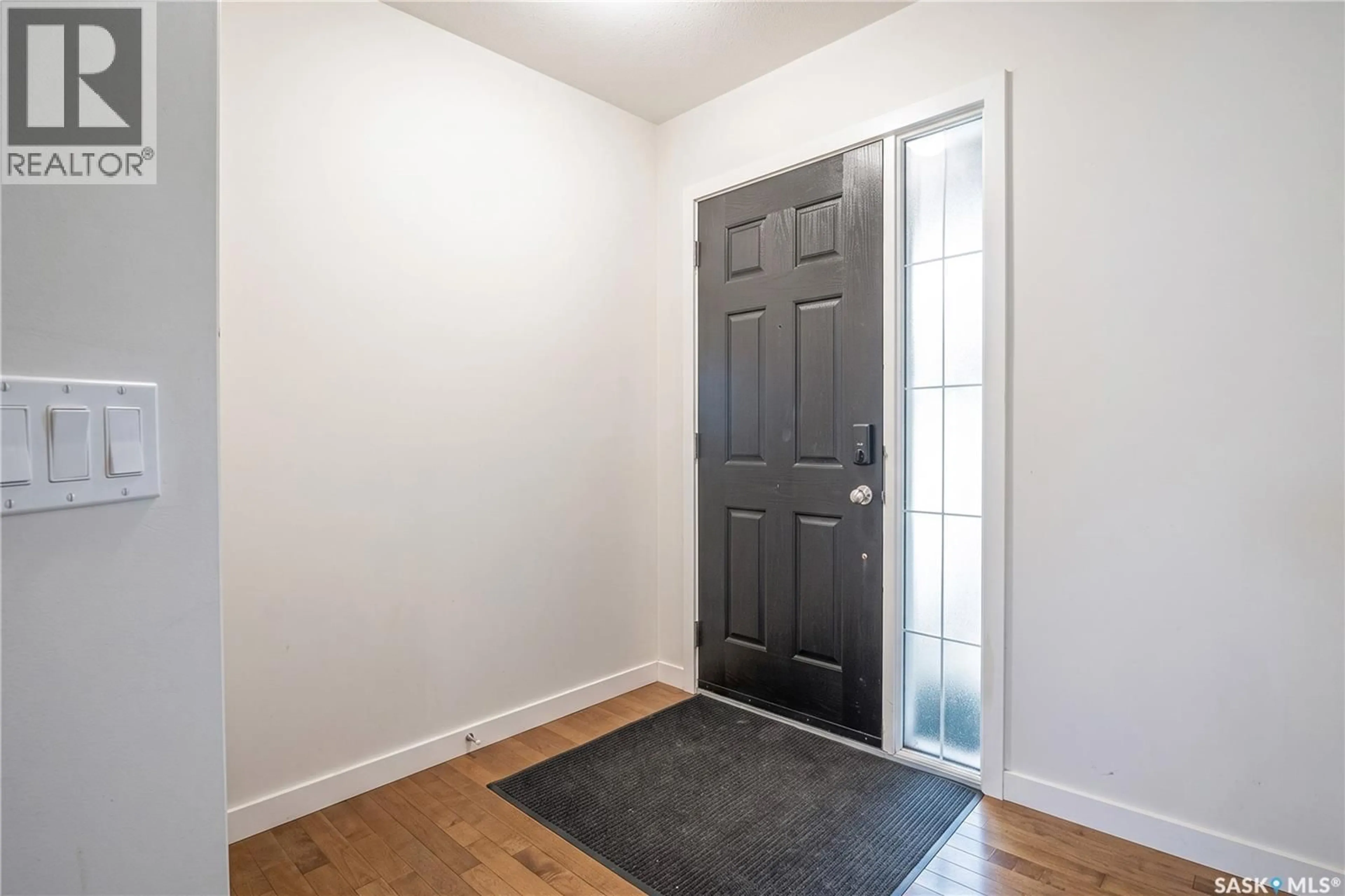Indoor entryway for 307 - 710 GORDON ROAD, Saskatoon Saskatchewan S7T0J5