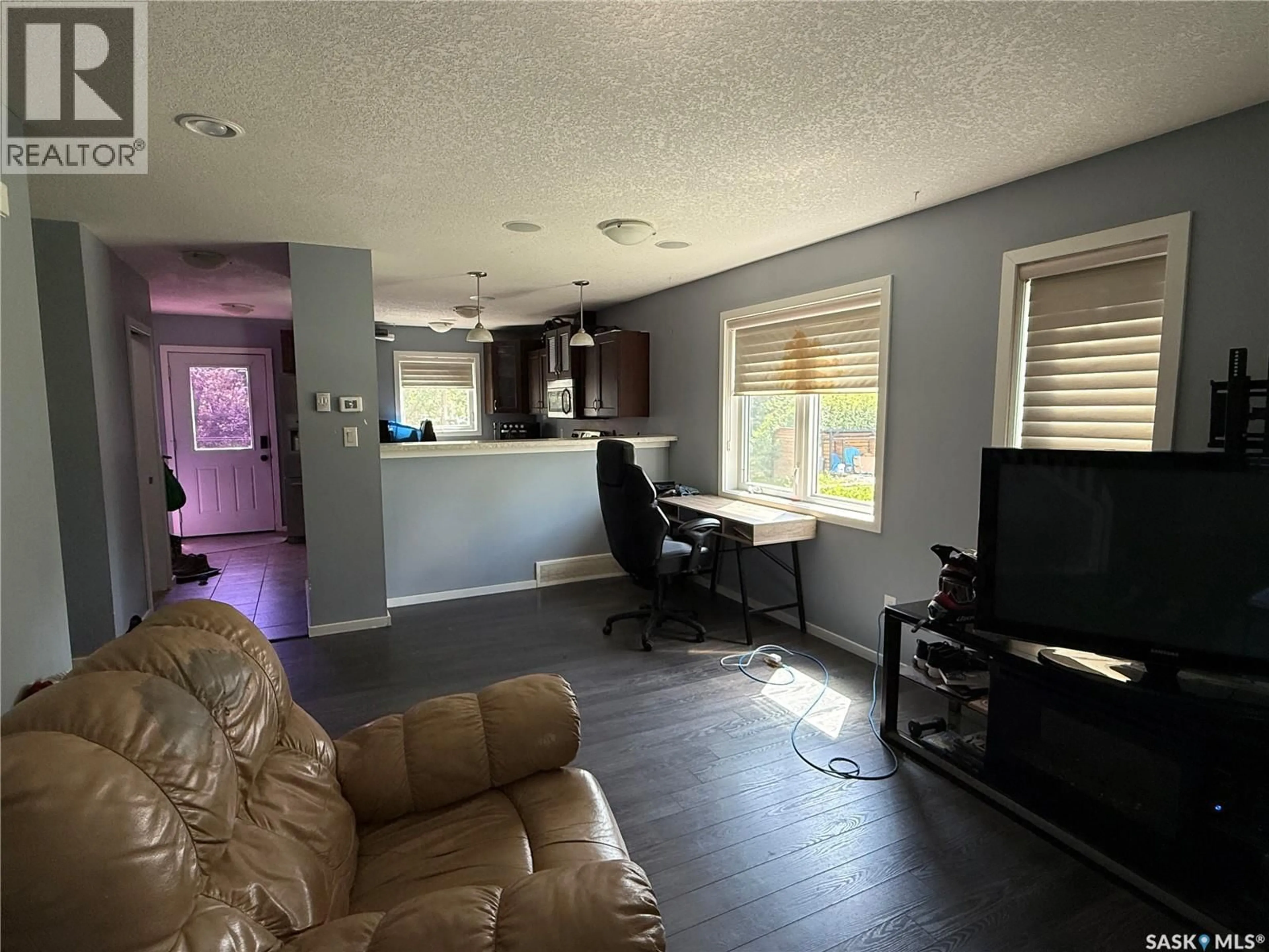 A pic of a room for 802 PARK AVENUE, Weyburn Saskatchewan S4H0K2