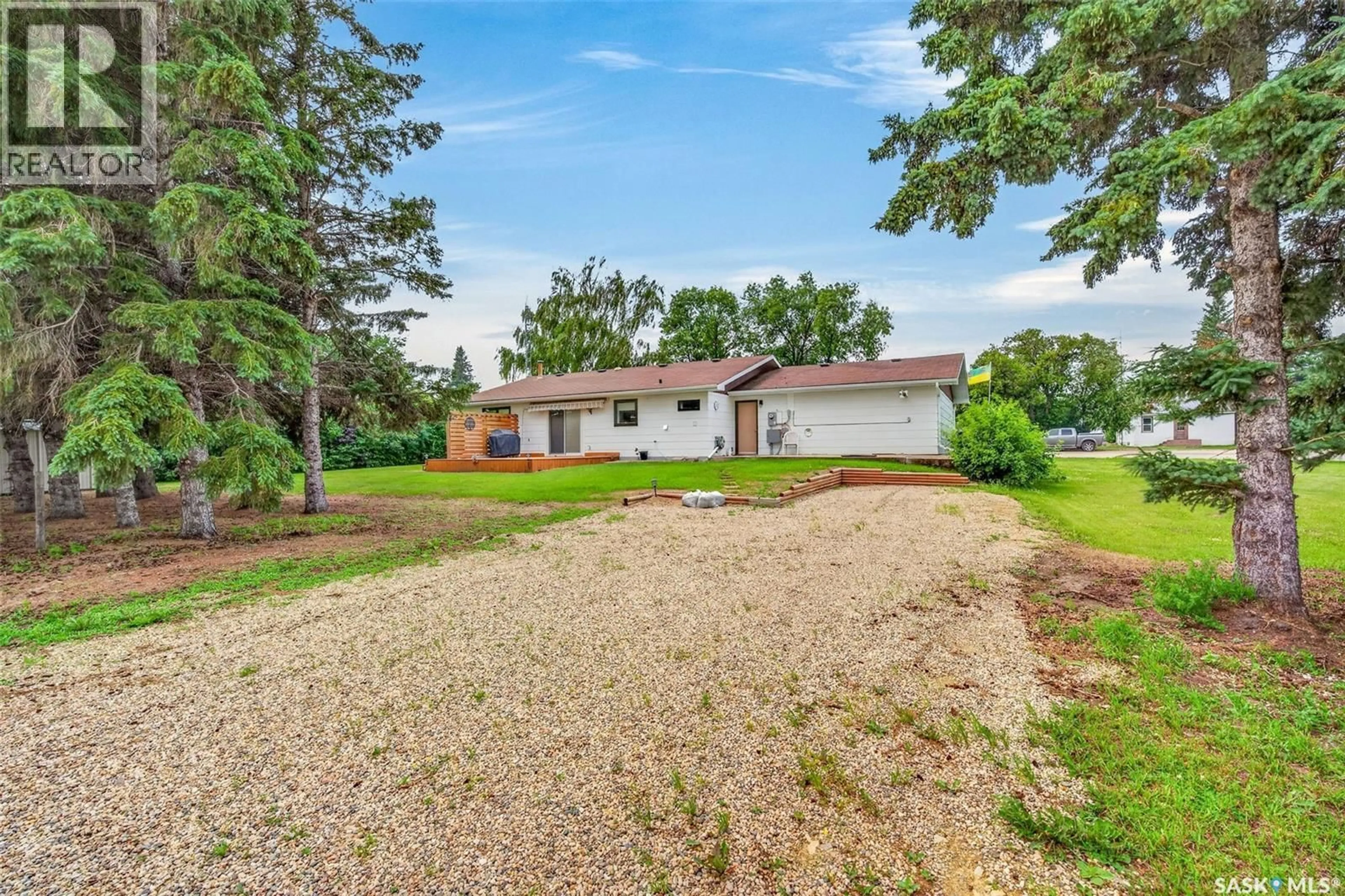 A pic from outside/outdoor area/front of a property/back of a property/a pic from drone, street for 417 2ND AVENUE, Naicam Saskatchewan S0K2Z0
