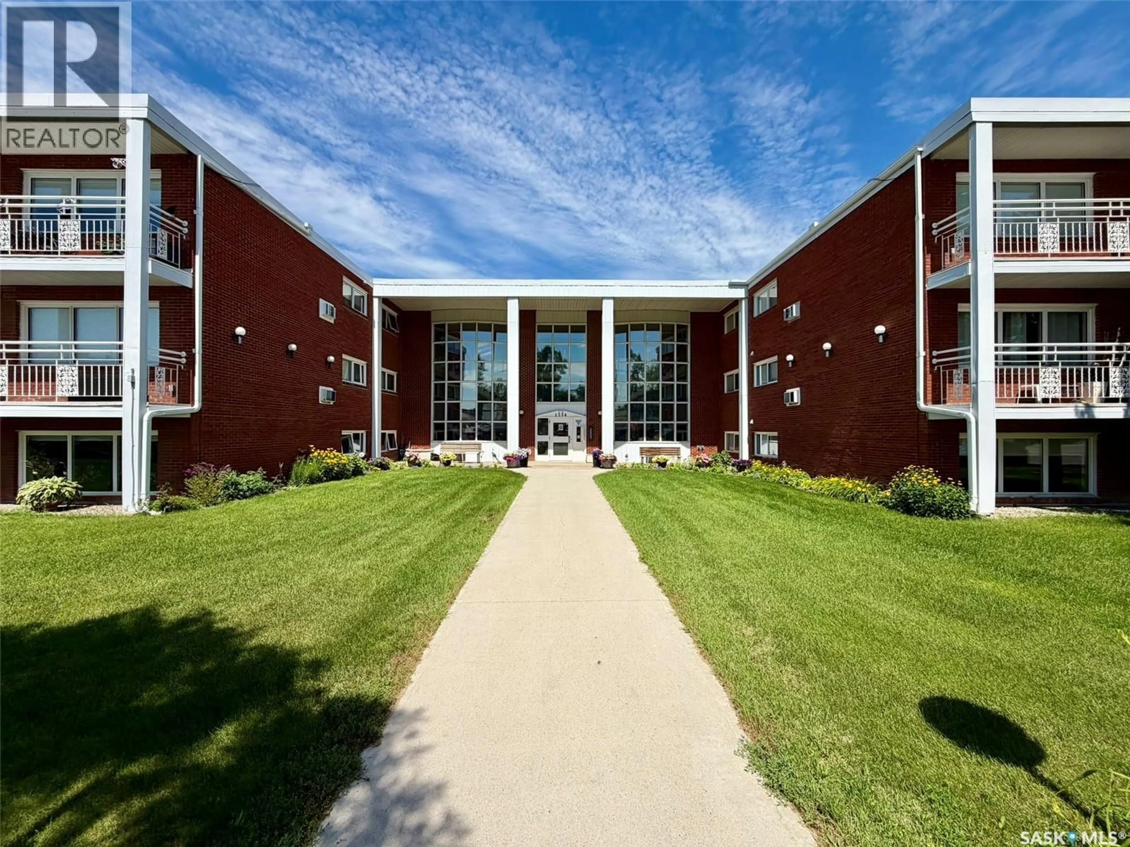 Indoor foyer for 109 - 2536 PARLIAMENT AVENUE, Regina Saskatchewan S4S4H1