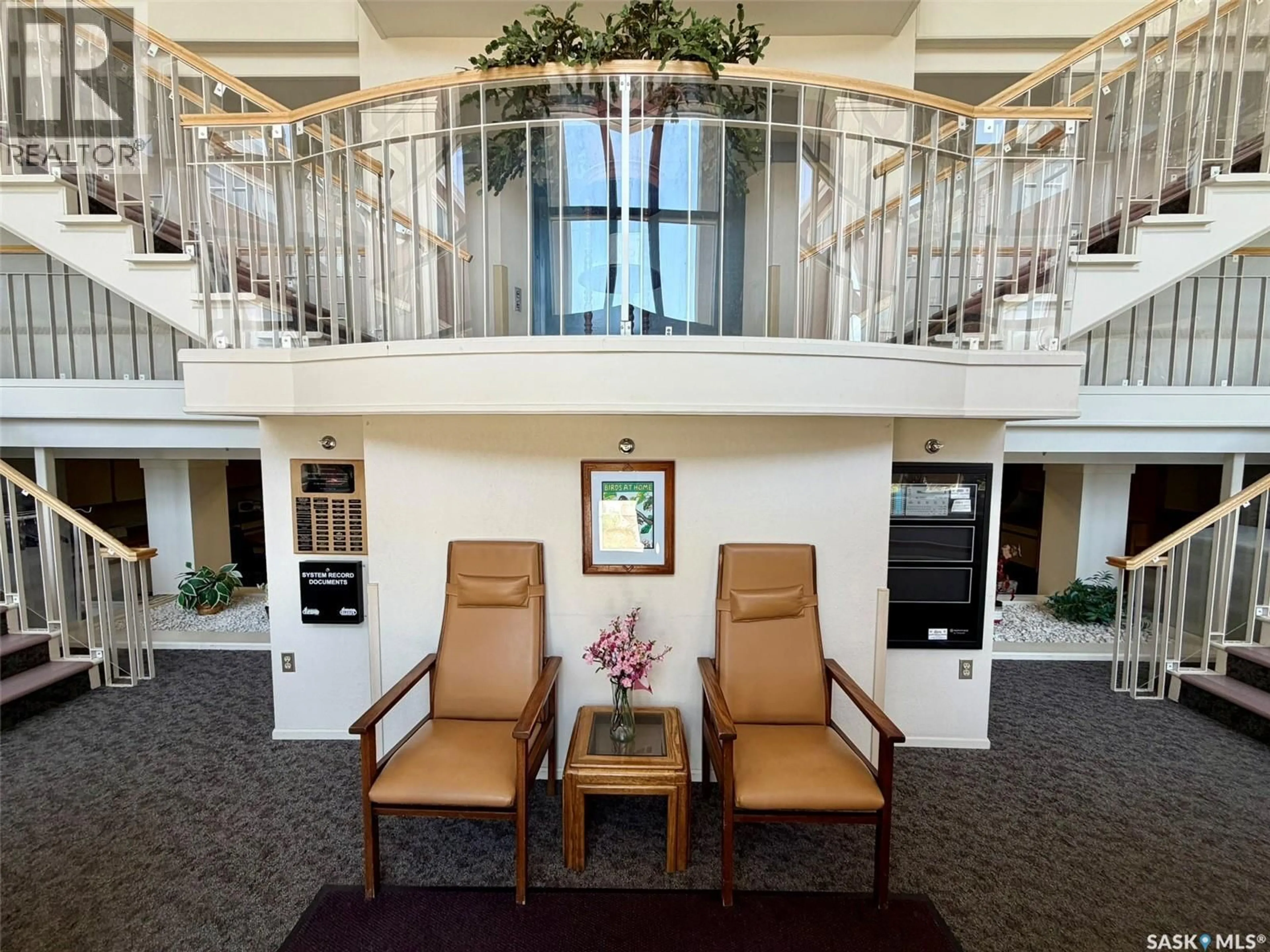 Indoor foyer for 109 - 2536 PARLIAMENT AVENUE, Regina Saskatchewan S4S4H1