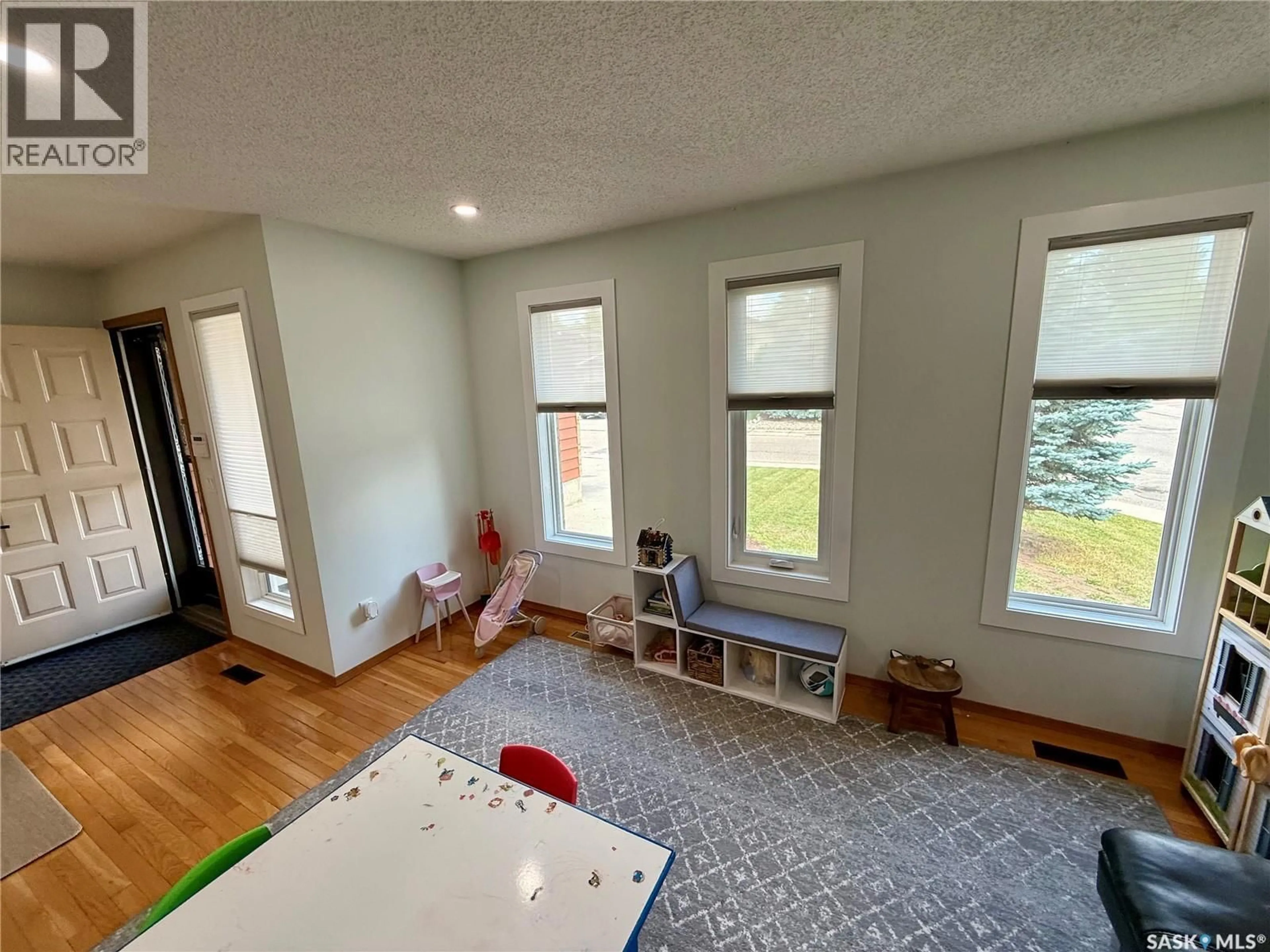A pic of a room for E - 2746 POPLAR PLACE, Regina Saskatchewan S4V1K8