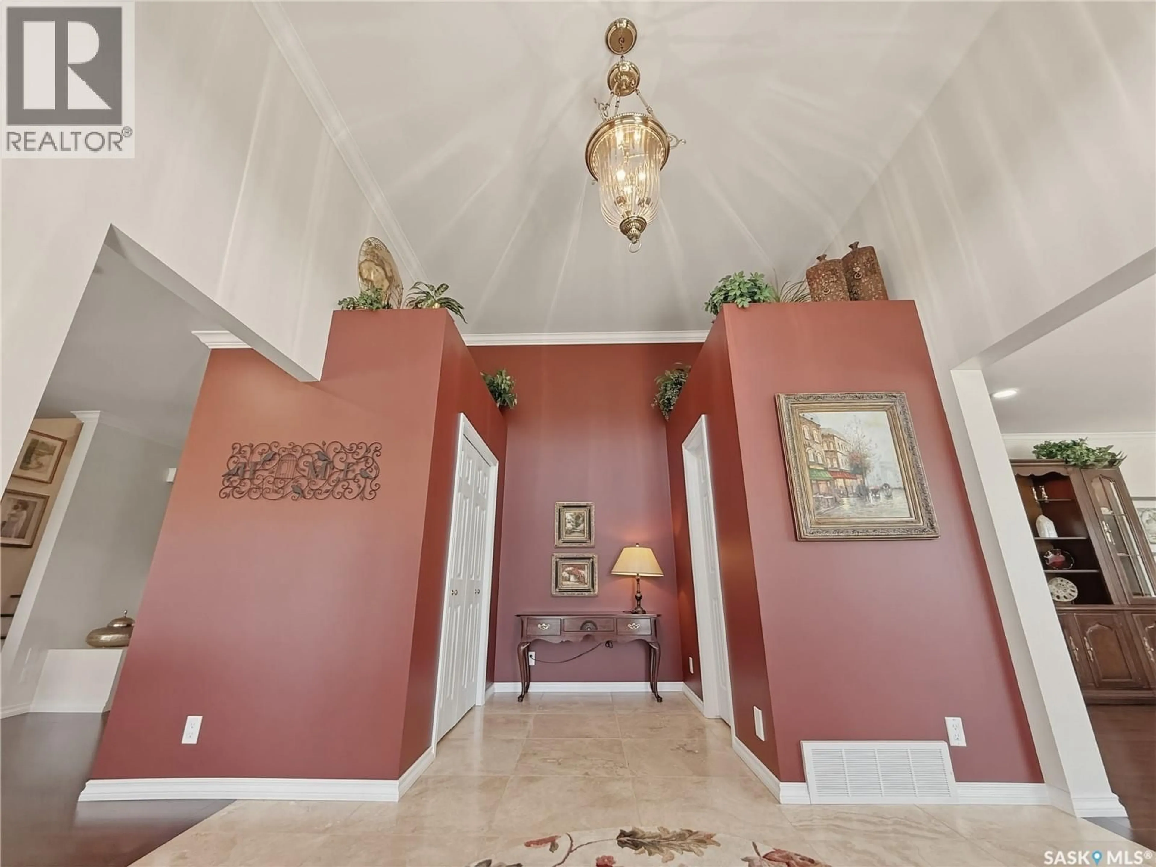 Indoor foyer for 1165 NORTH HILL DRIVE, Swift Current Saskatchewan S9H1X8