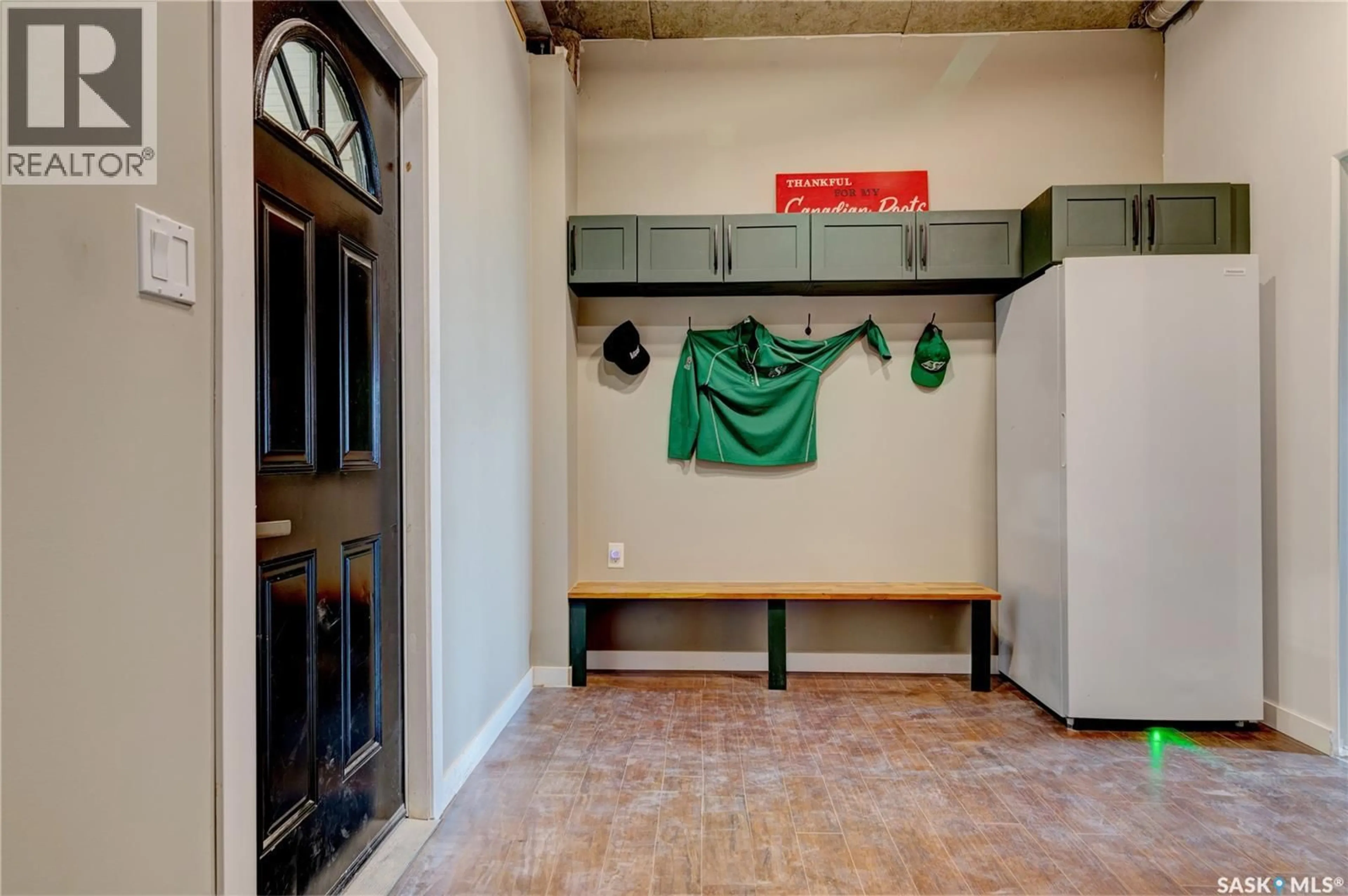 Indoor foyer for 17 LONGMAN DRIVE, Longlaketon Rm No. 219 Saskatchewan S0G0W0
