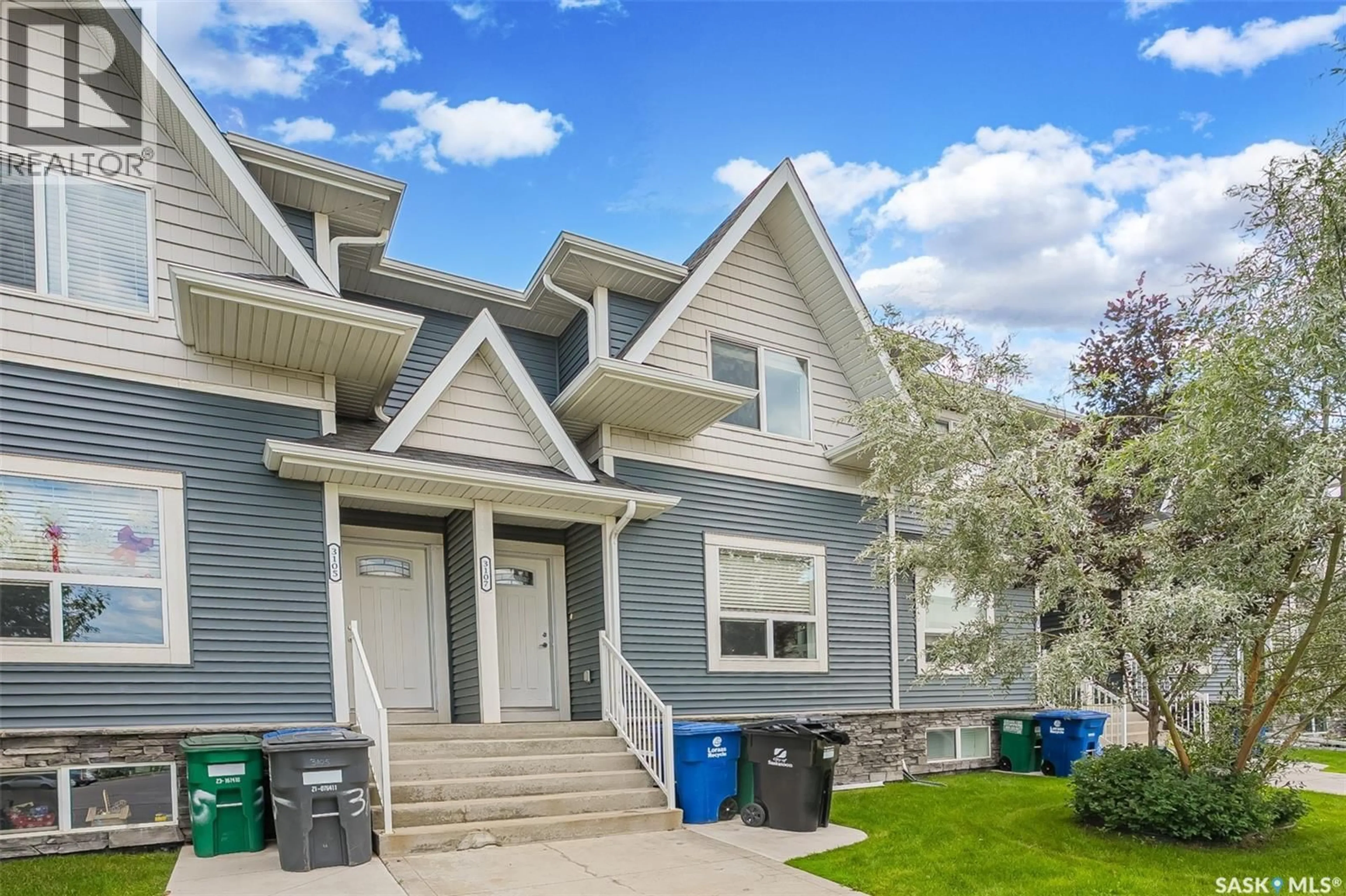 Home with vinyl exterior material, street for 3107 MCCLOCKLIN ROAD, Saskatoon Saskatchewan S7R0J1