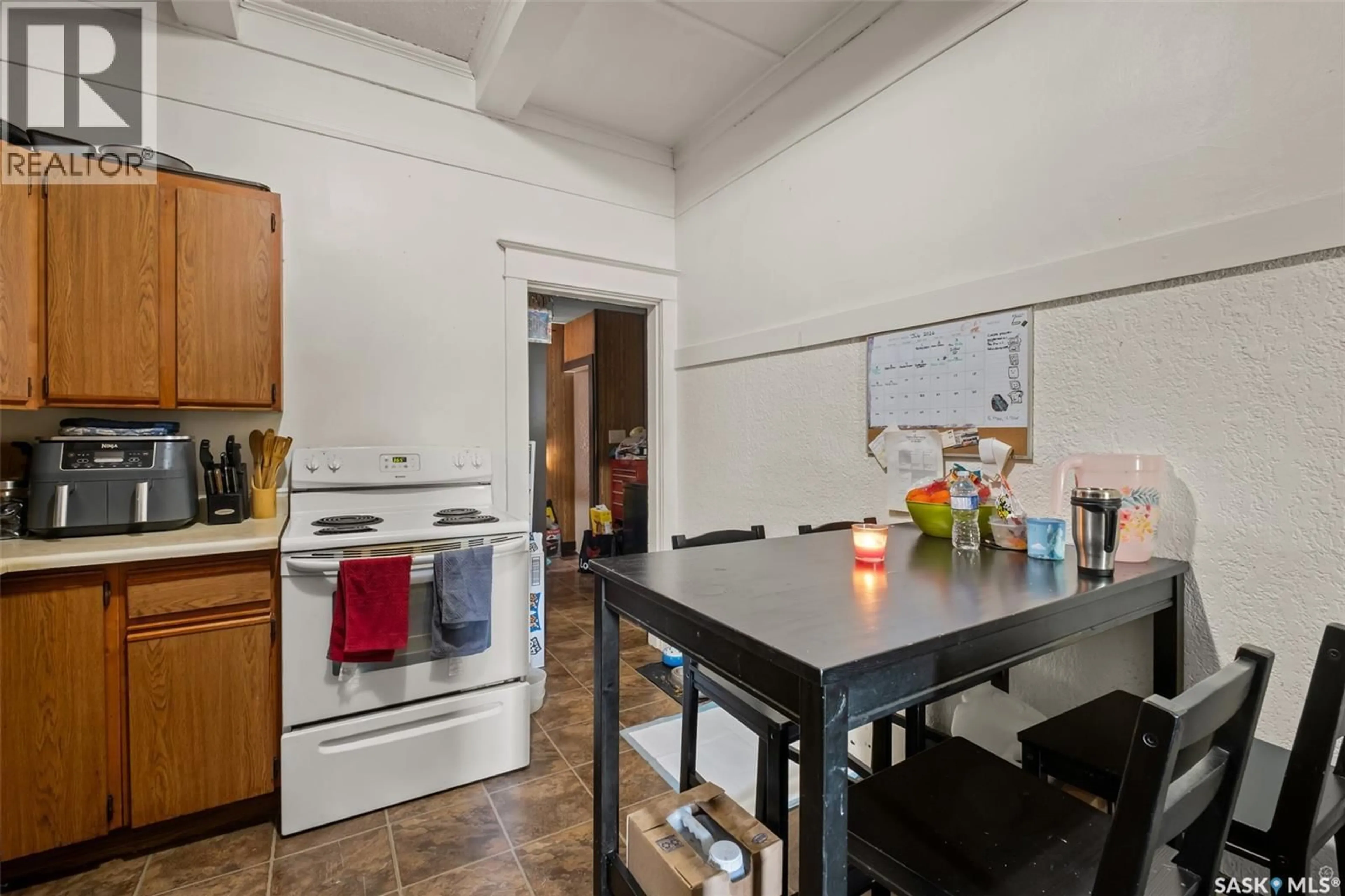 Standard kitchen, unknown for 1313 6TH AVENUE, Prince Albert Saskatchewan S6V5J7