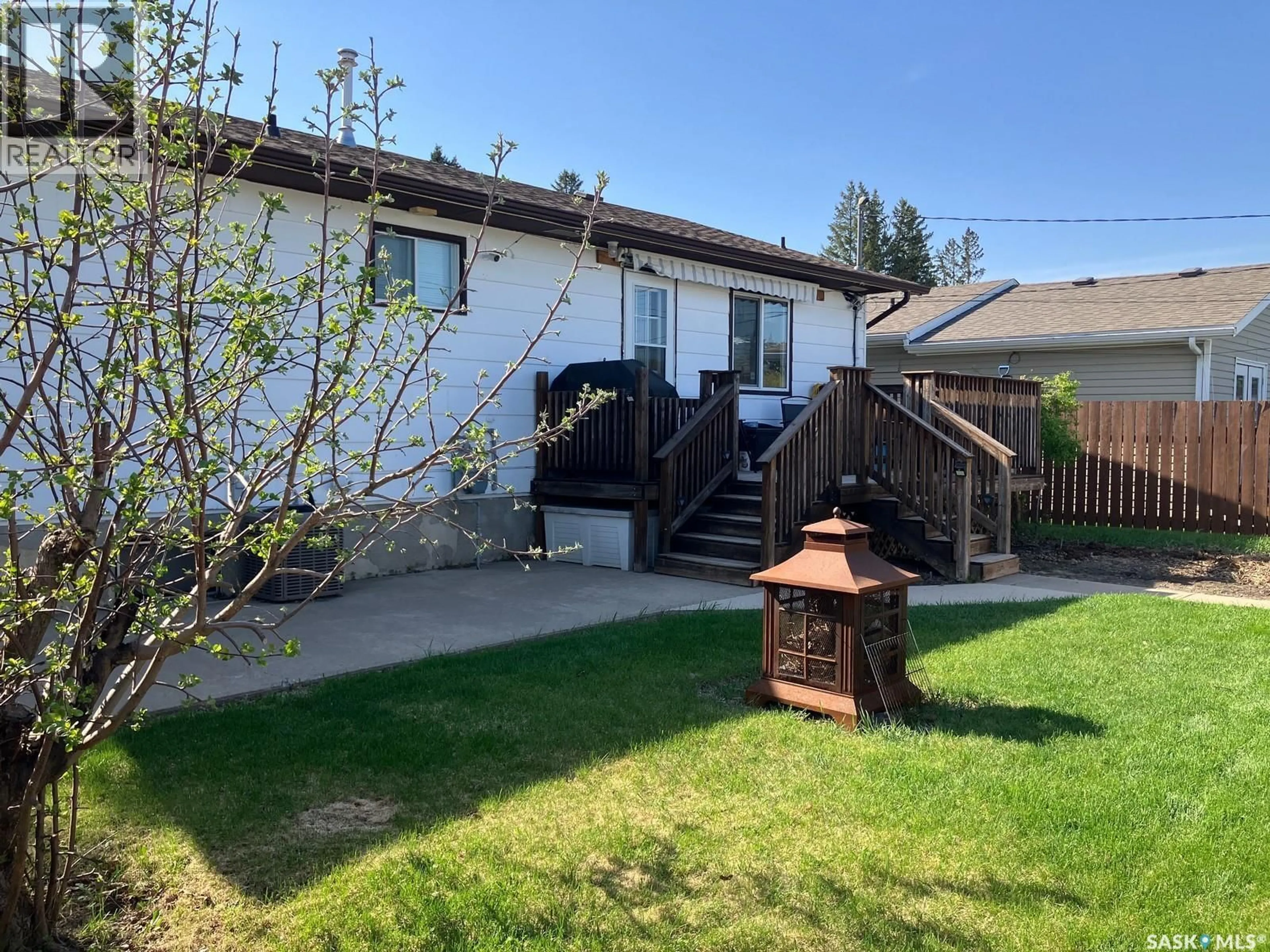 Patio, street for 1103 3RD STREET, Nipawin Saskatchewan S0E1E0