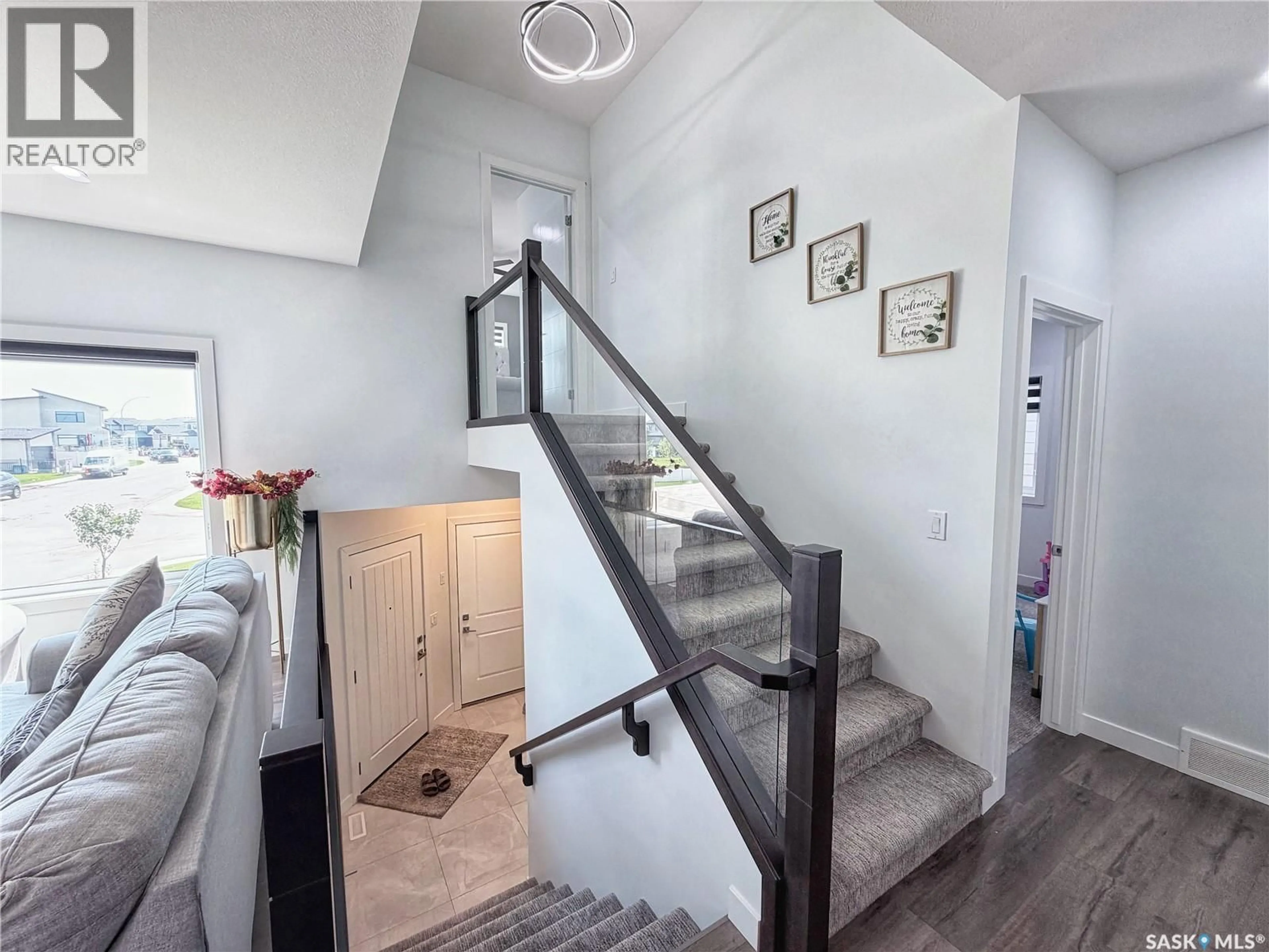 Stairs for 583 KALRA STREET, Saskatoon Saskatchewan S7W1E7