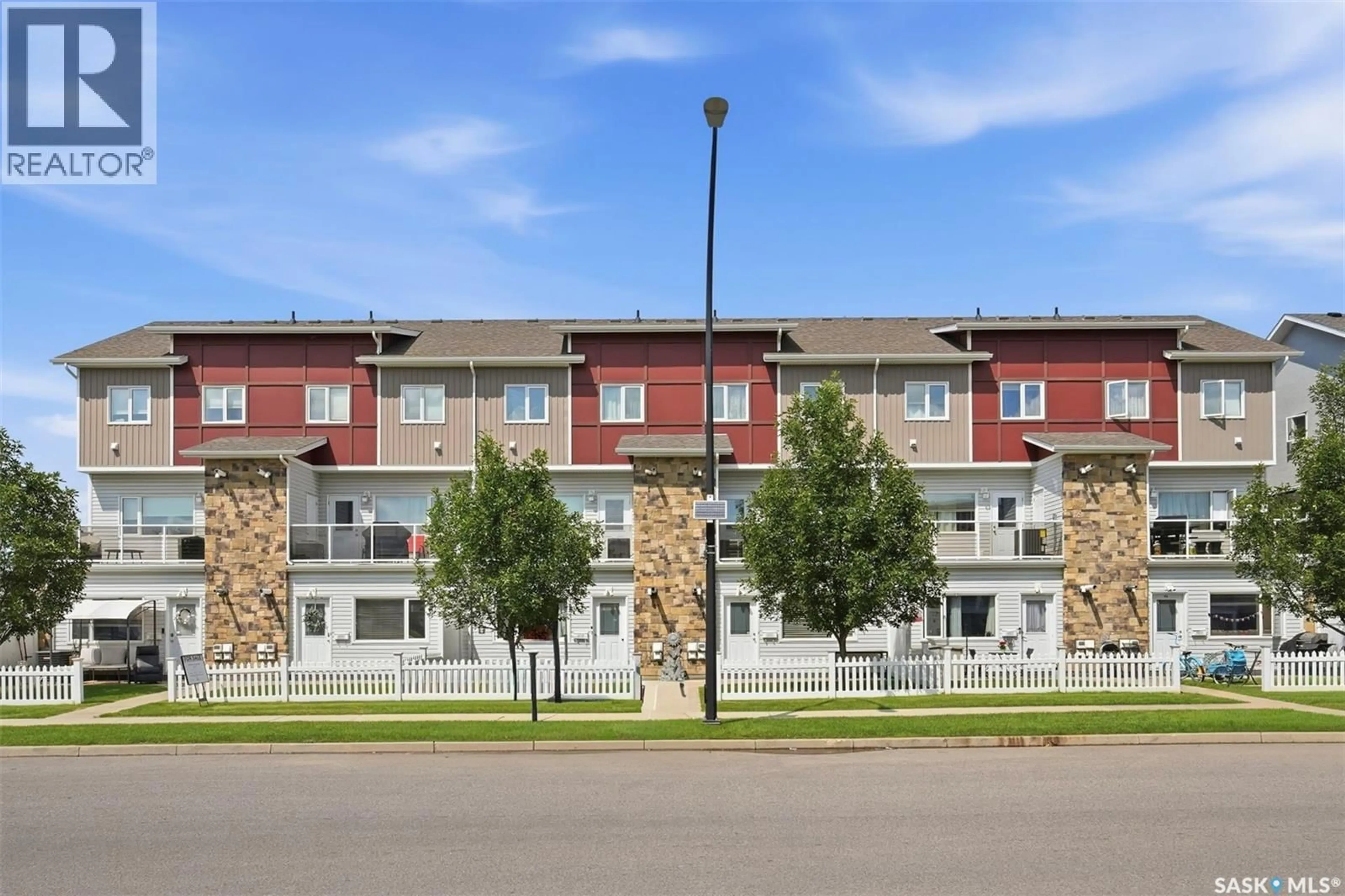 Patio, unknown for 225 - 406 HASSARD CLOSE, Saskatoon Saskatchewan S7L2W8
