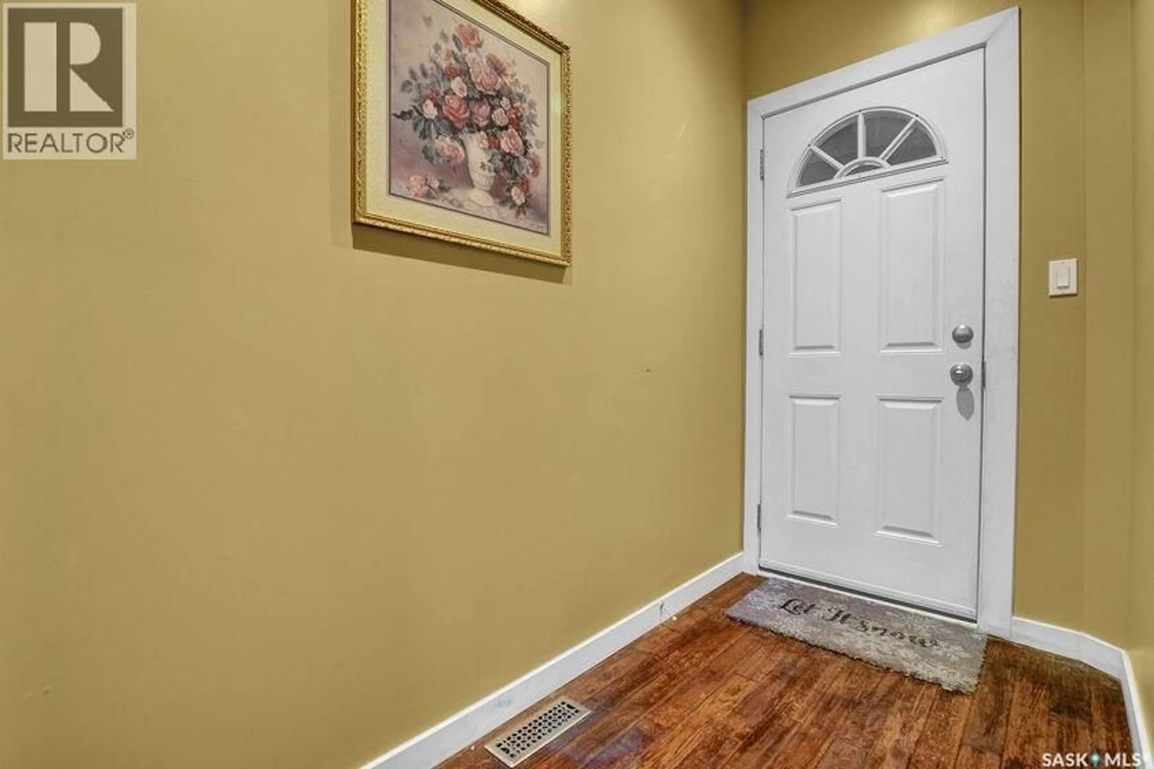 Indoor entryway for 2258 OSLER STREET, Regina Saskatchewan S4P1W8