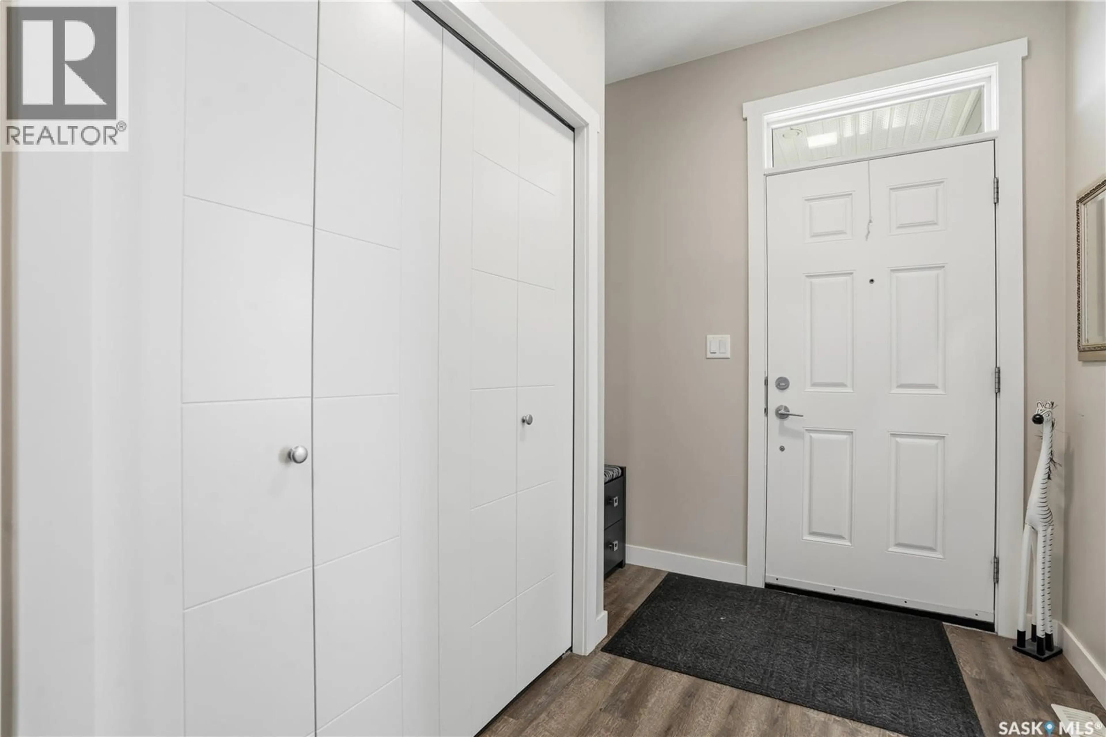 Indoor entryway for E - 4202 GREEN OLIVE WAY, Regina Saskatchewan S4V1P8