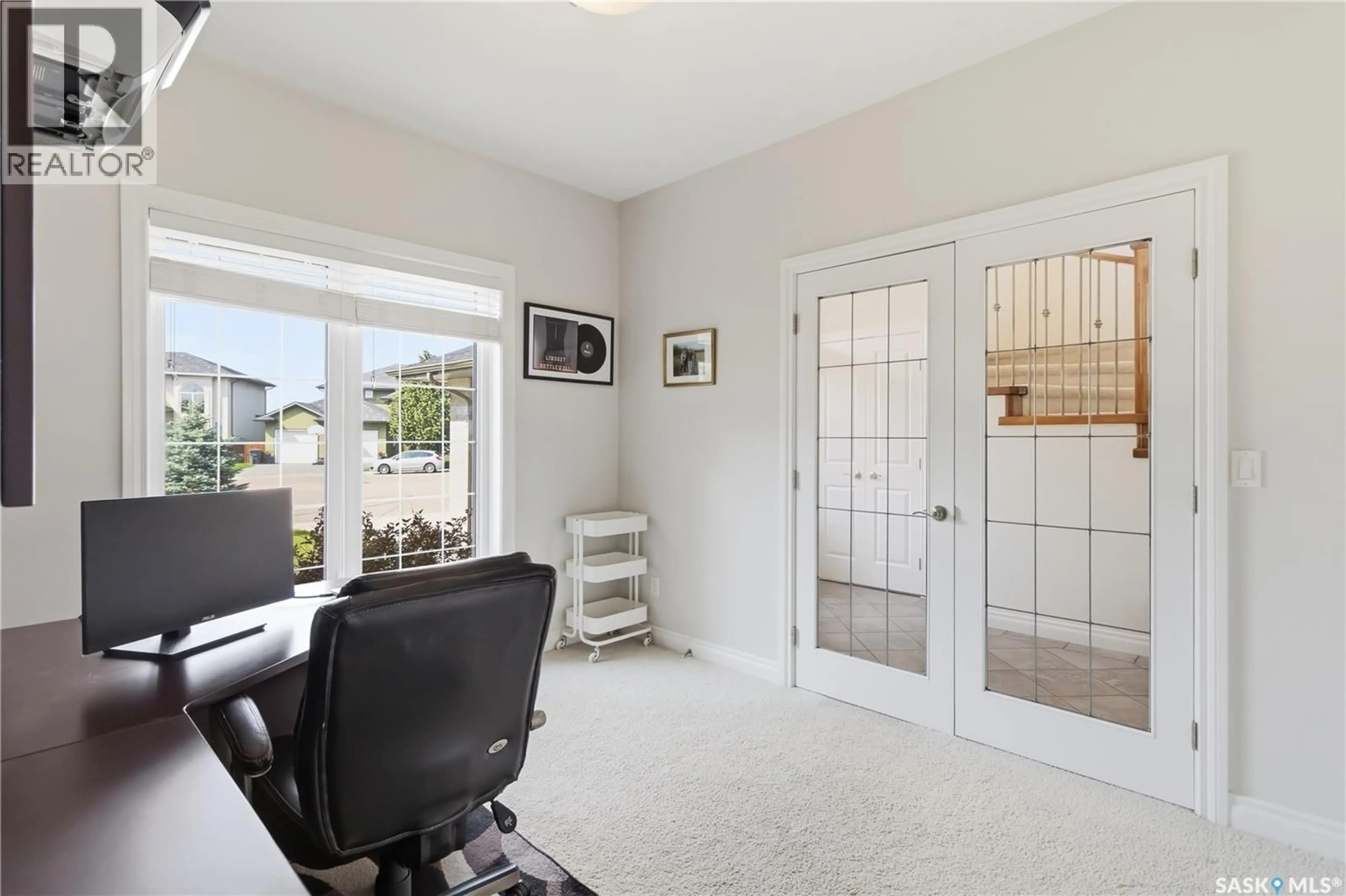 Indoor entryway for 723 BELLMONT COURT, Saskatoon Saskatchewan S7V1K7