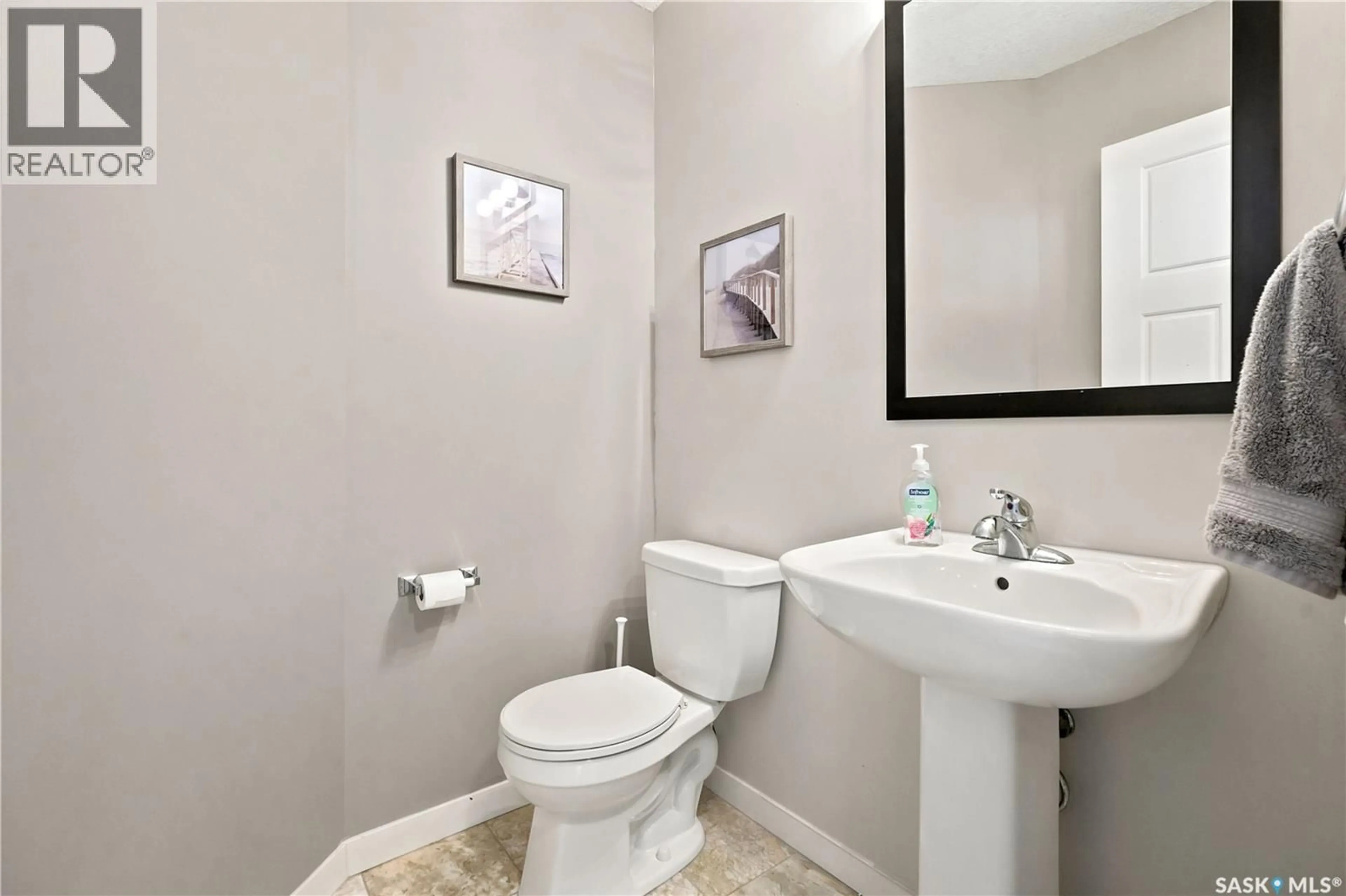Standard bathroom, ceramic/tile floor for 4533 - 32 DELHAYE WAY, Regina Saskatchewan S4W0M2