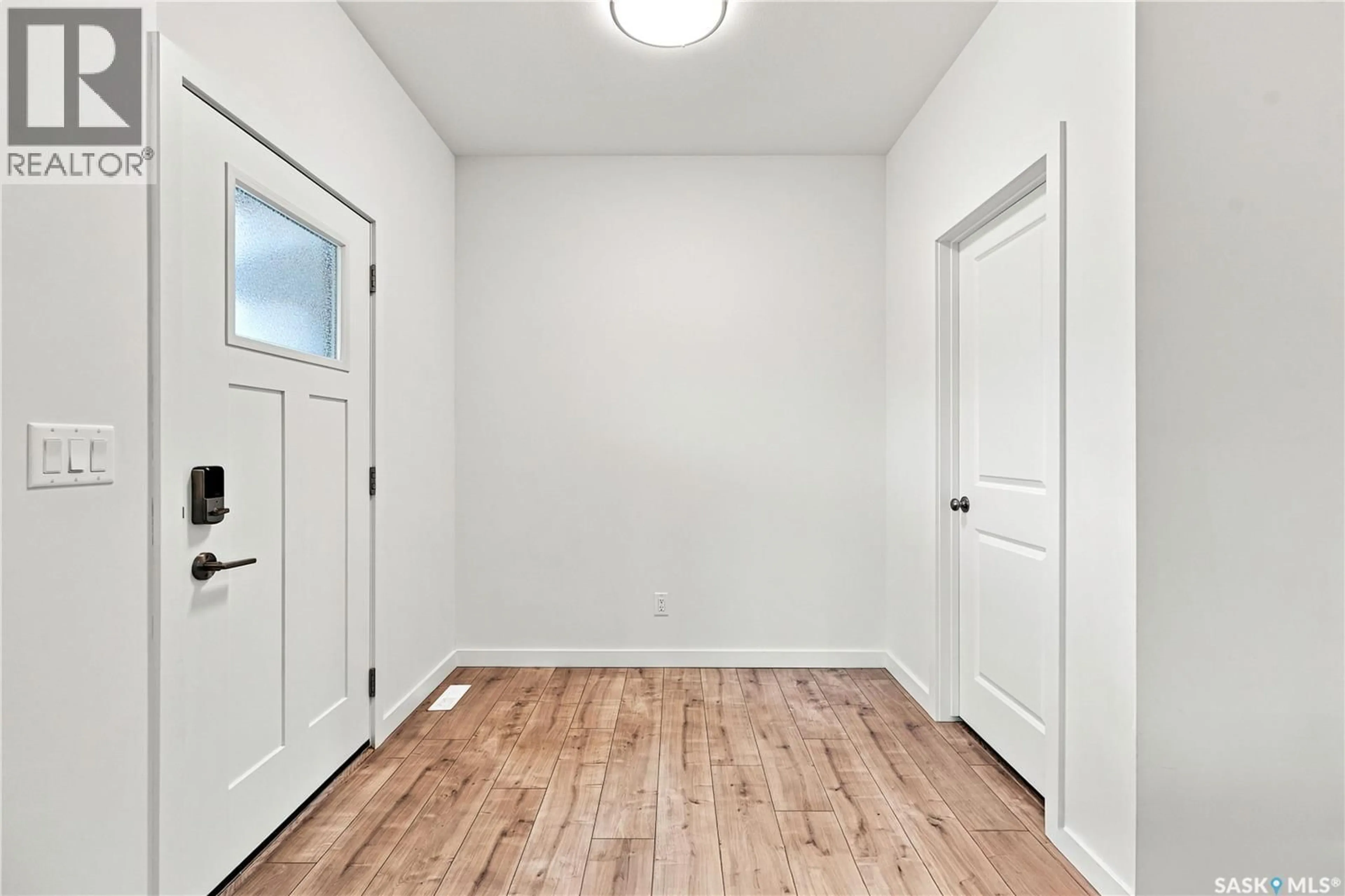 Indoor entryway for 1054 BRIGHTON GATE, Saskatoon Saskatchewan S7V1S6